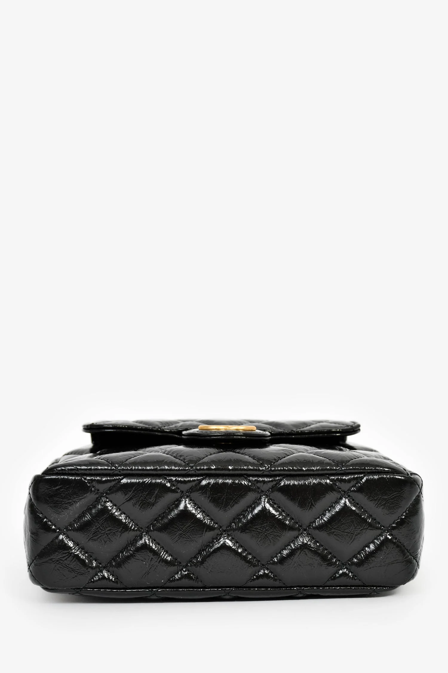 Pre-Loved Chanel™ 2023 Black Patent Leather 'Wavy' CC Shoulder Bag - Image 5