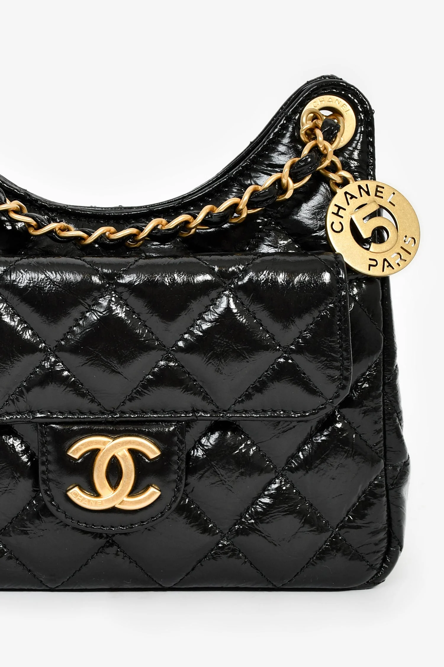 Pre-Loved Chanel™ 2023 Black Patent Leather 'Wavy' CC Shoulder Bag - Image 7