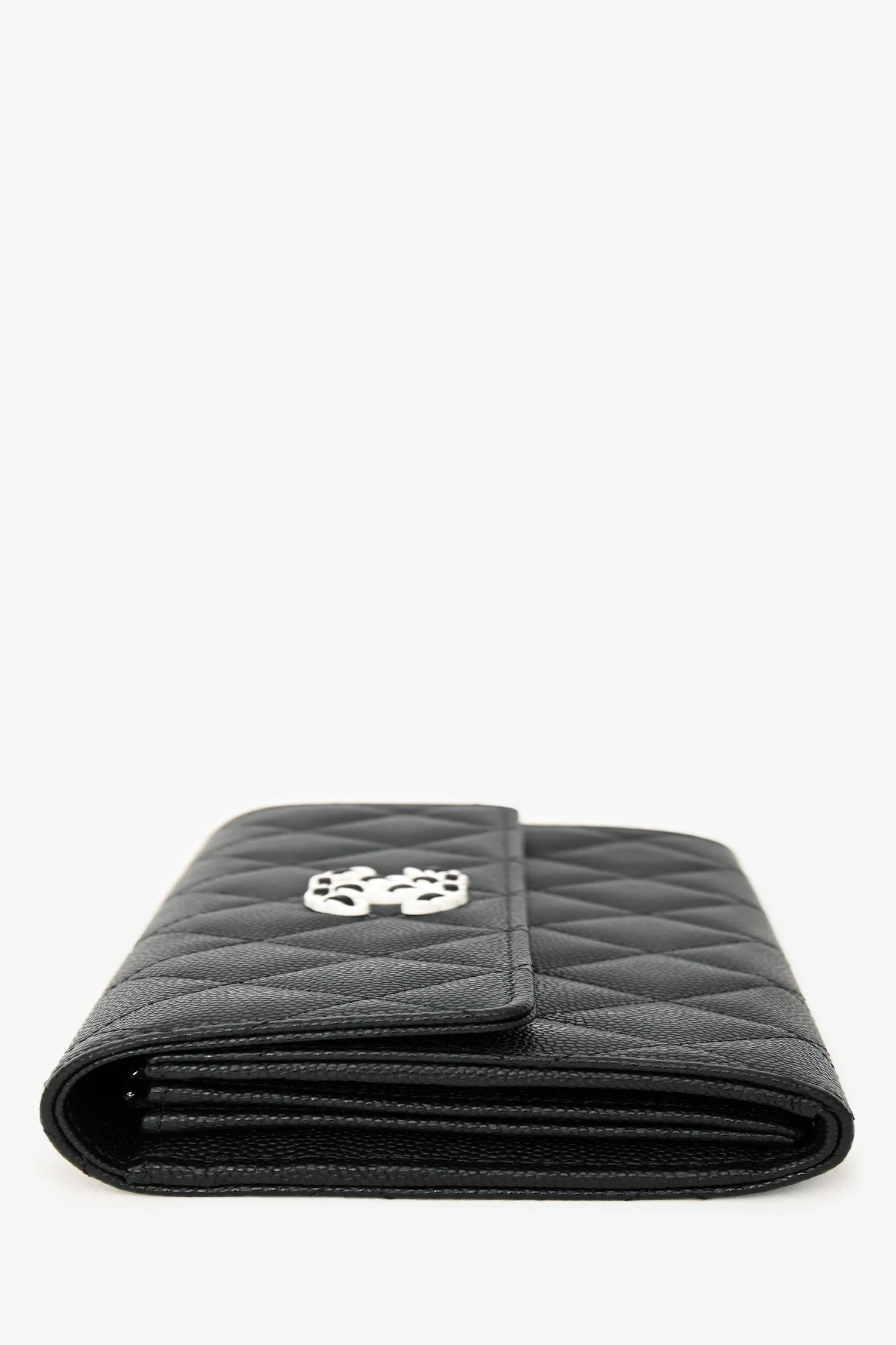 Pre-Loved Chanel™ 2023 Black Quilted Caviar Leather L-Gusset Flap Wallet - Image 3