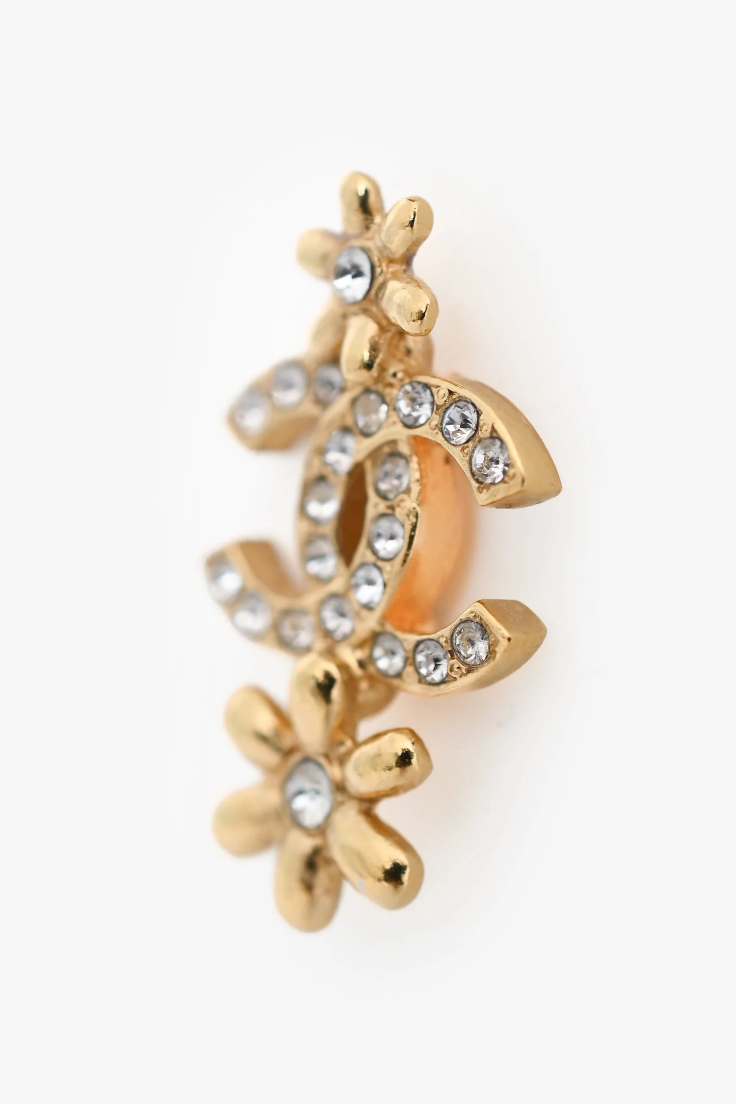Pre-Loved Chanel™ 2023 Gold Tone Crystal CC Flower Earrings - Image 3