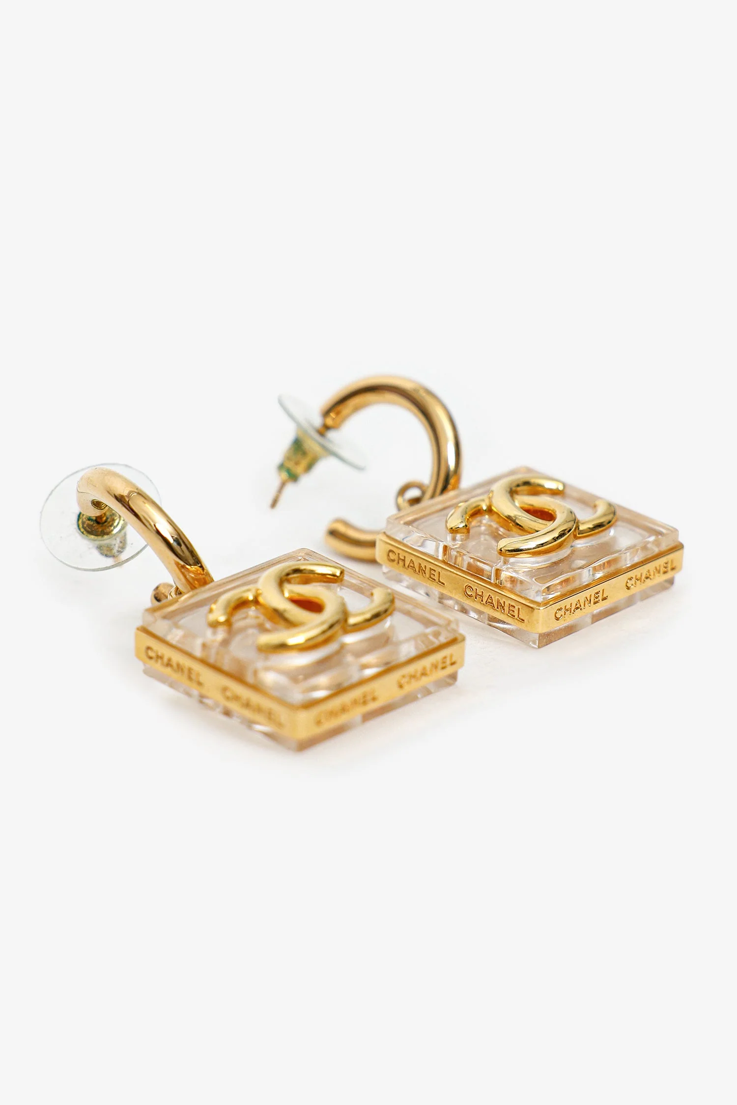 Pre-Loved Chanel™ 2023 Gold-tone Resin CC Square Drop Earrings - Image 3