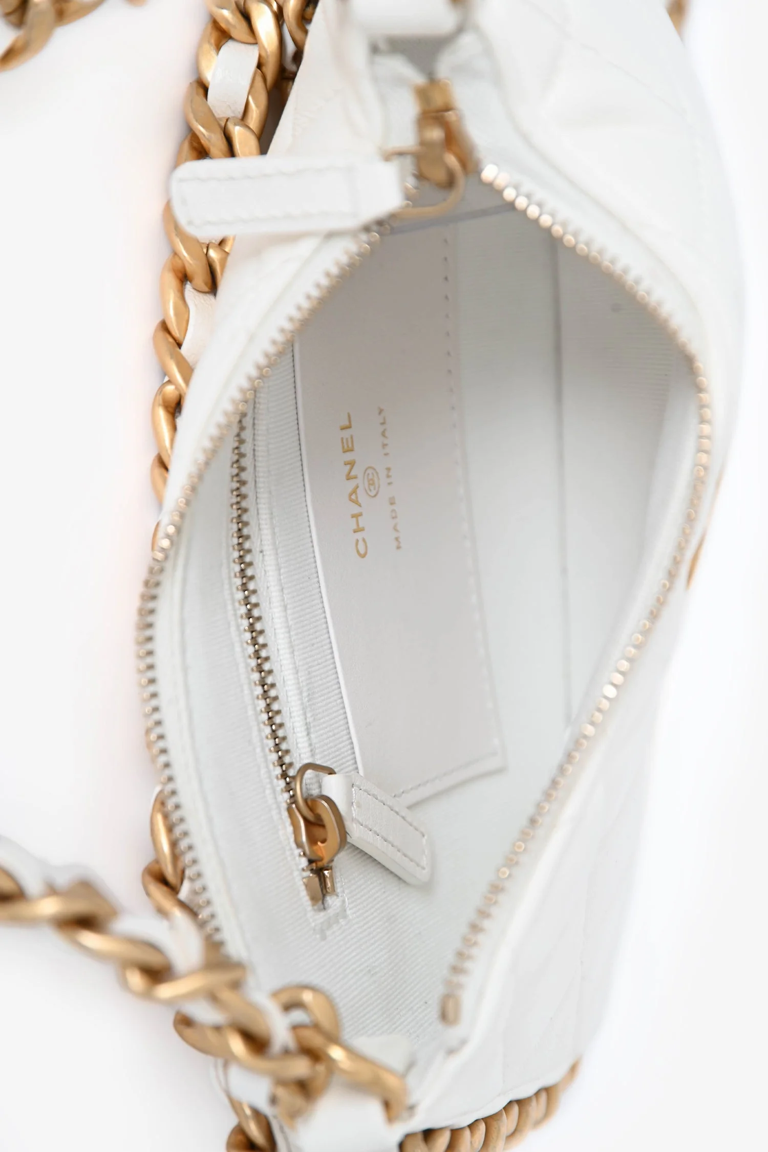Chanel™ 2023 White Leather Mini Chain CC Round Hobo Bag GHW - Image 6