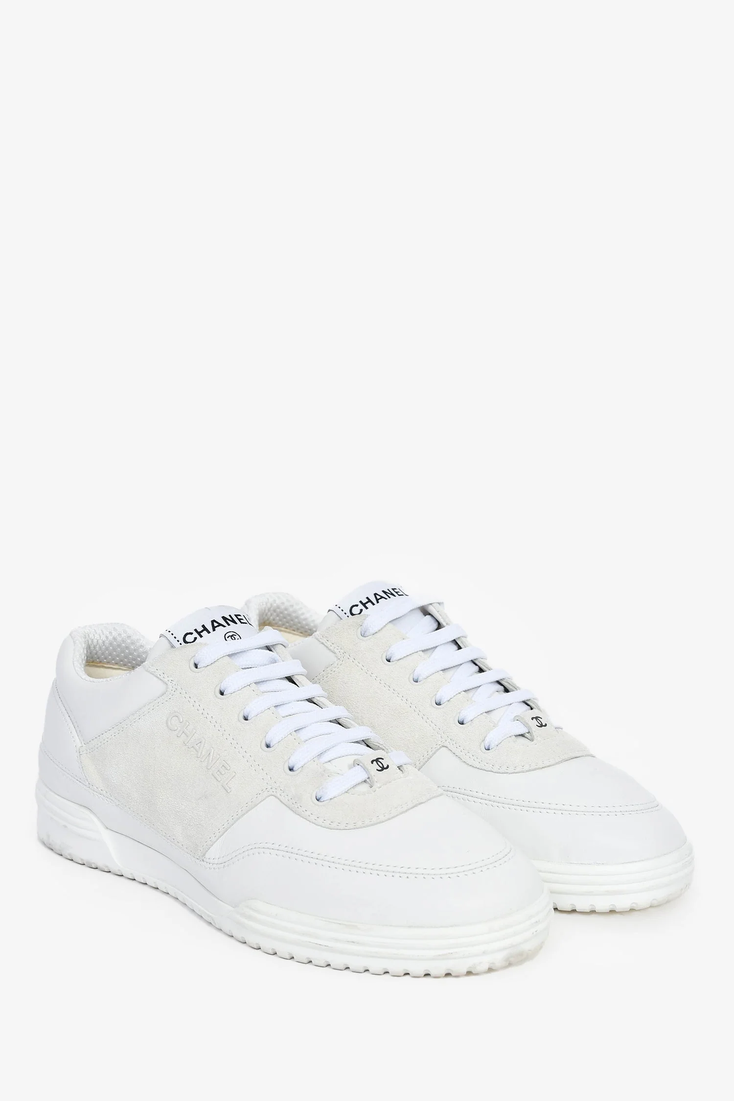 Pre-Loved Chanel™ 2024 White Leather/Suede Coco Mark CC Logo Sneakers Size 38 - Image 2
