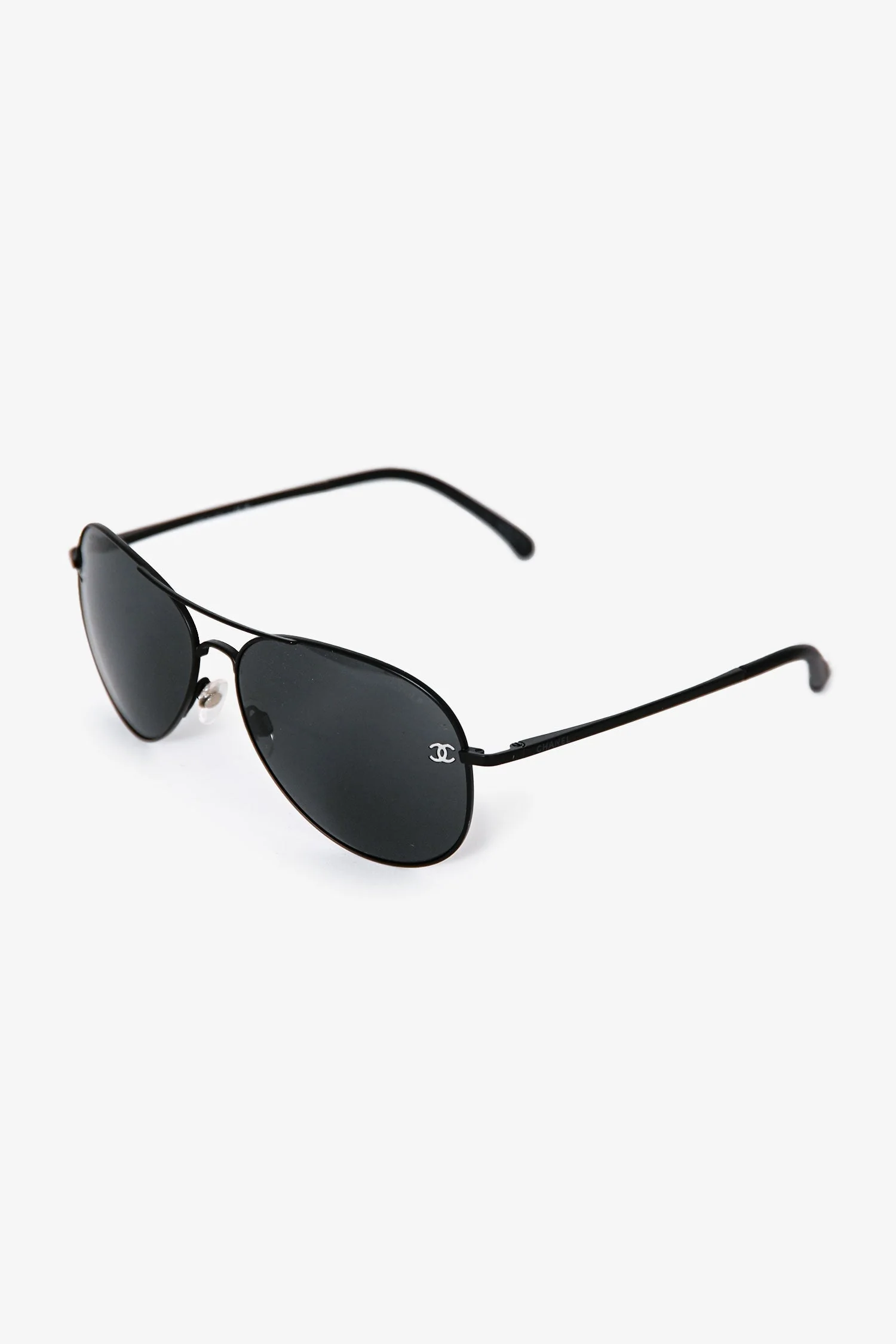 Pre-Loved Chanel™ 2025 Black CC Pilot Sunglasses - Image 2