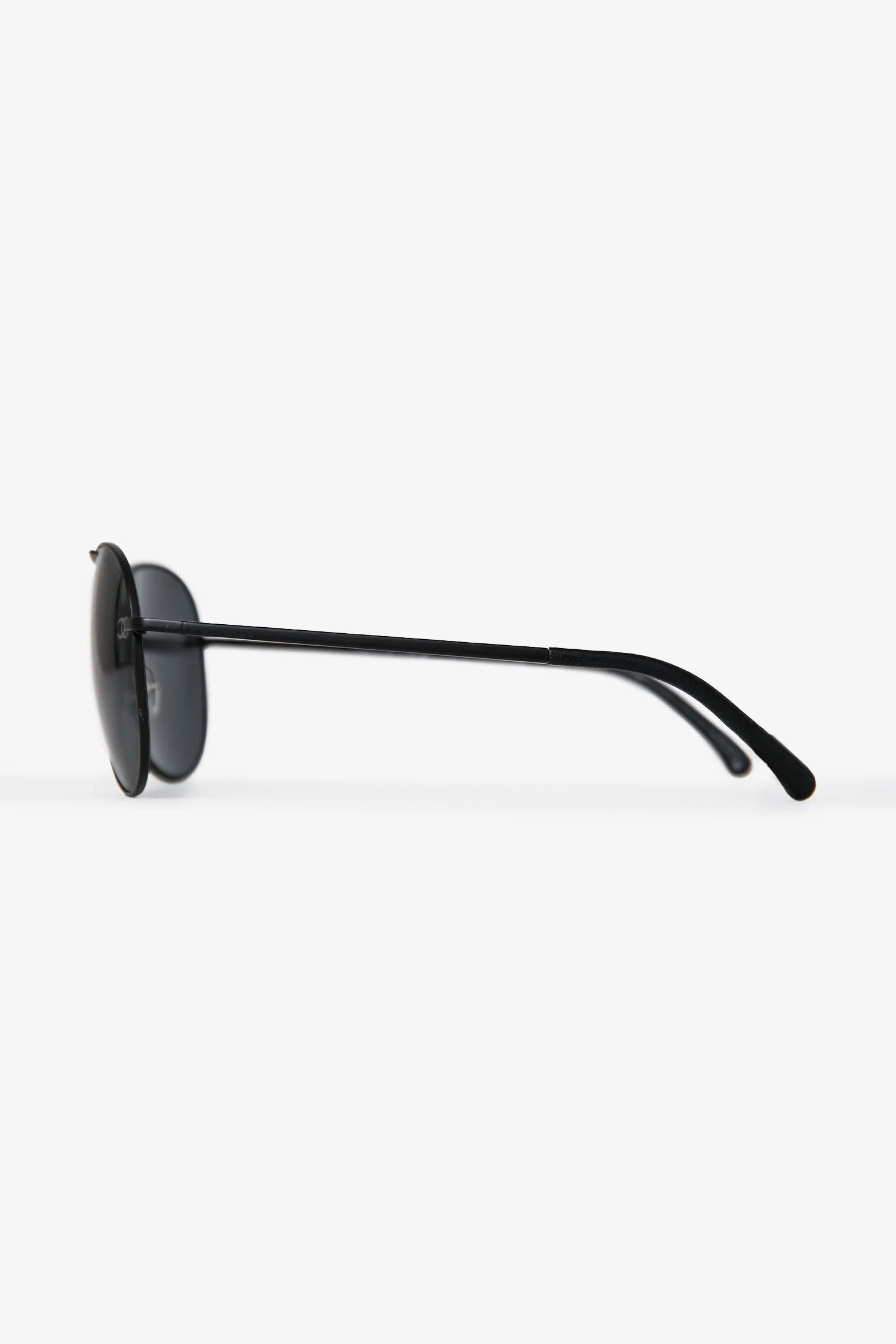 Pre-Loved Chanel™ 2025 Black CC Pilot Sunglasses - Image 3