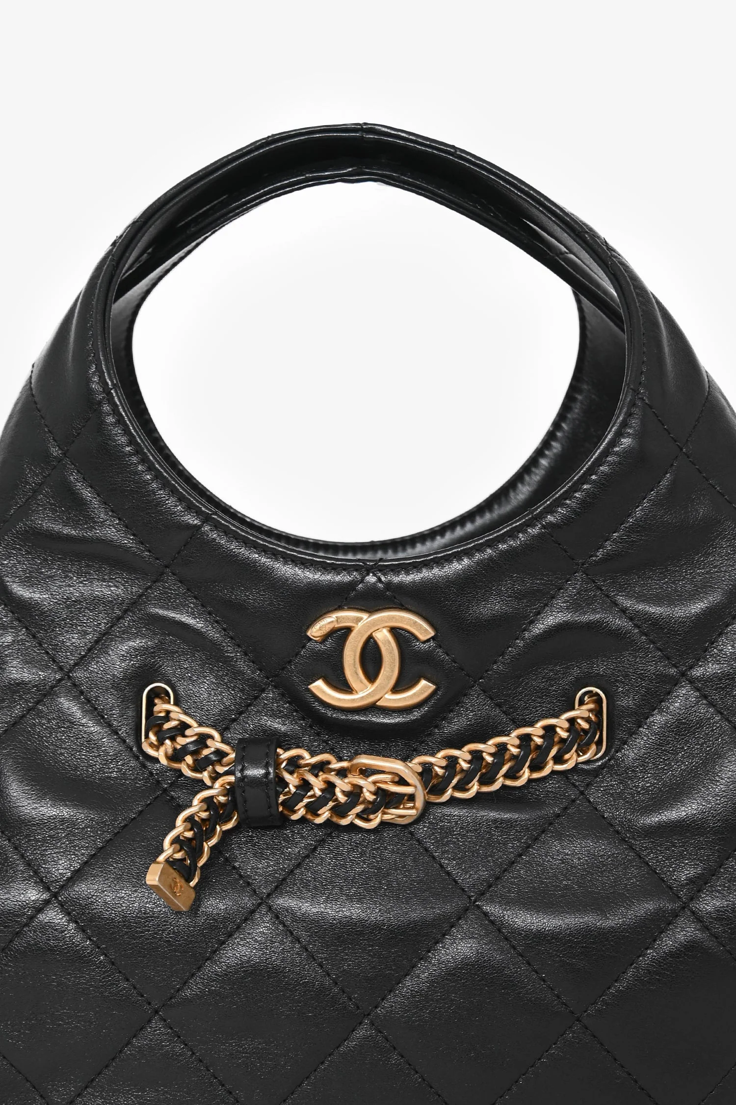 Pre-Loved Chanel™ 2025 Black Lambskin Small 25 Quilted Chain Buckle Bag - Image 6