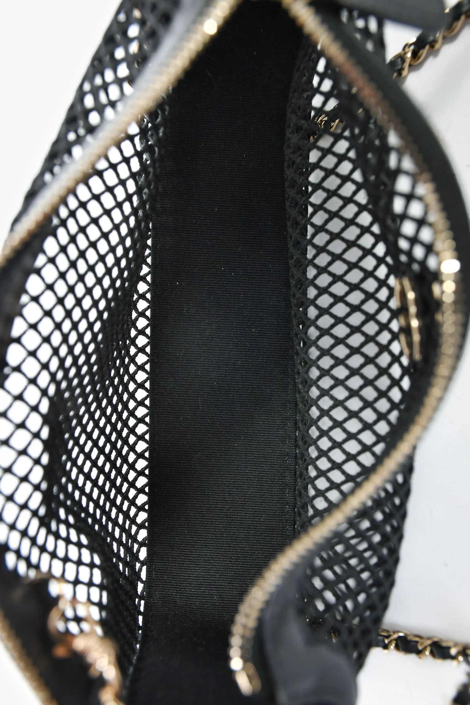 Pre-Loved Chanel™ 2025 Black Mesh Shiny Lambskin Chain Clutch with Pouch - Image 6