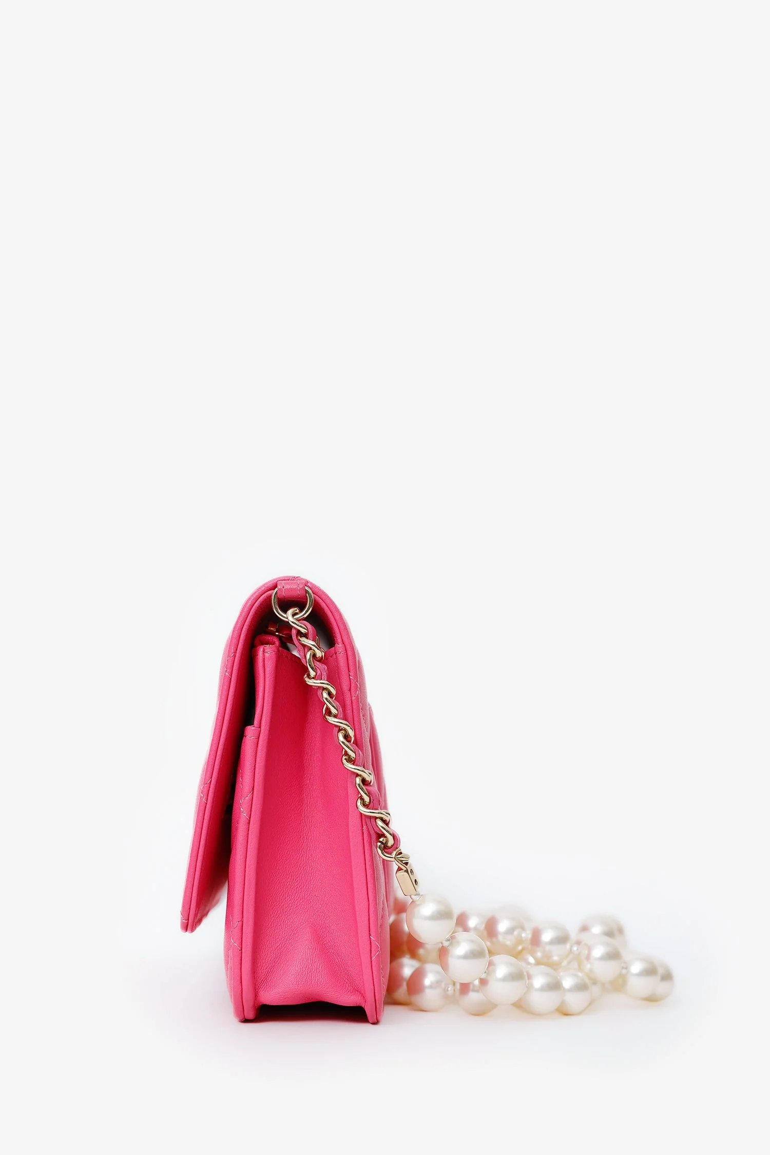 Pre-Loved Chanel™ 22P Pink Quilted Lambskin Pearl Wallet on Chain - Image 4