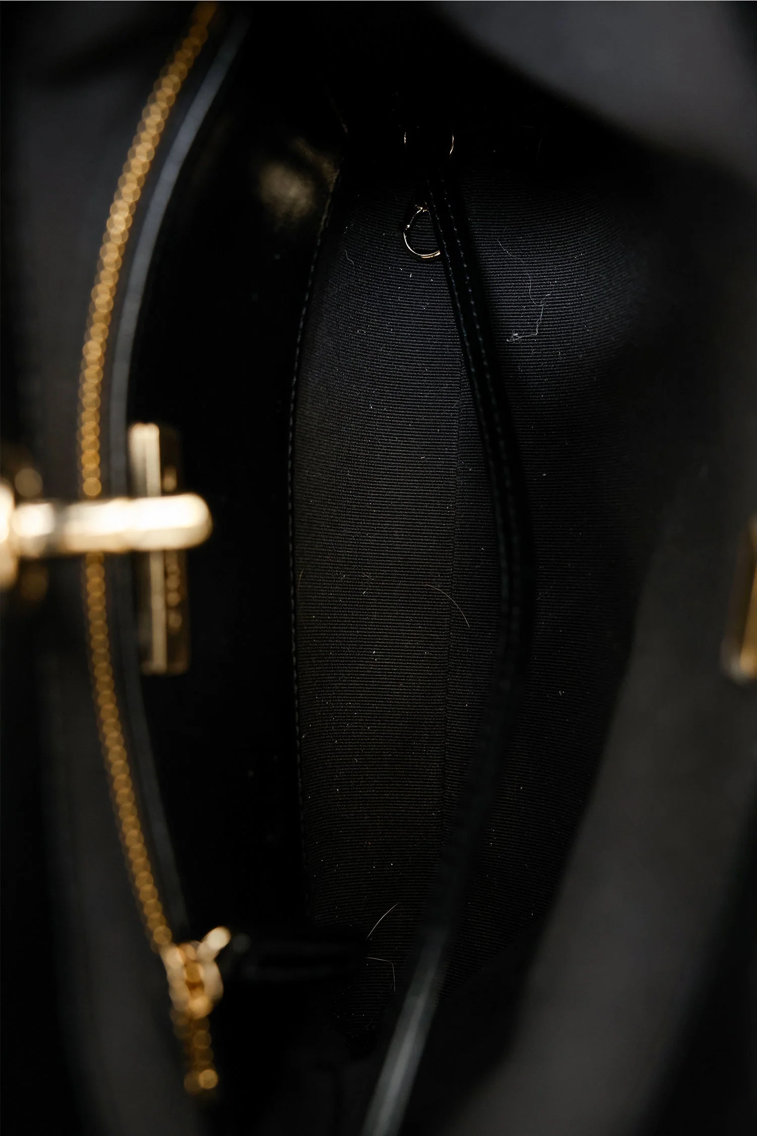 Pre-Loved Chanel™ 23A Black Calfskin Mini 31 Shopping Tote - Image 7