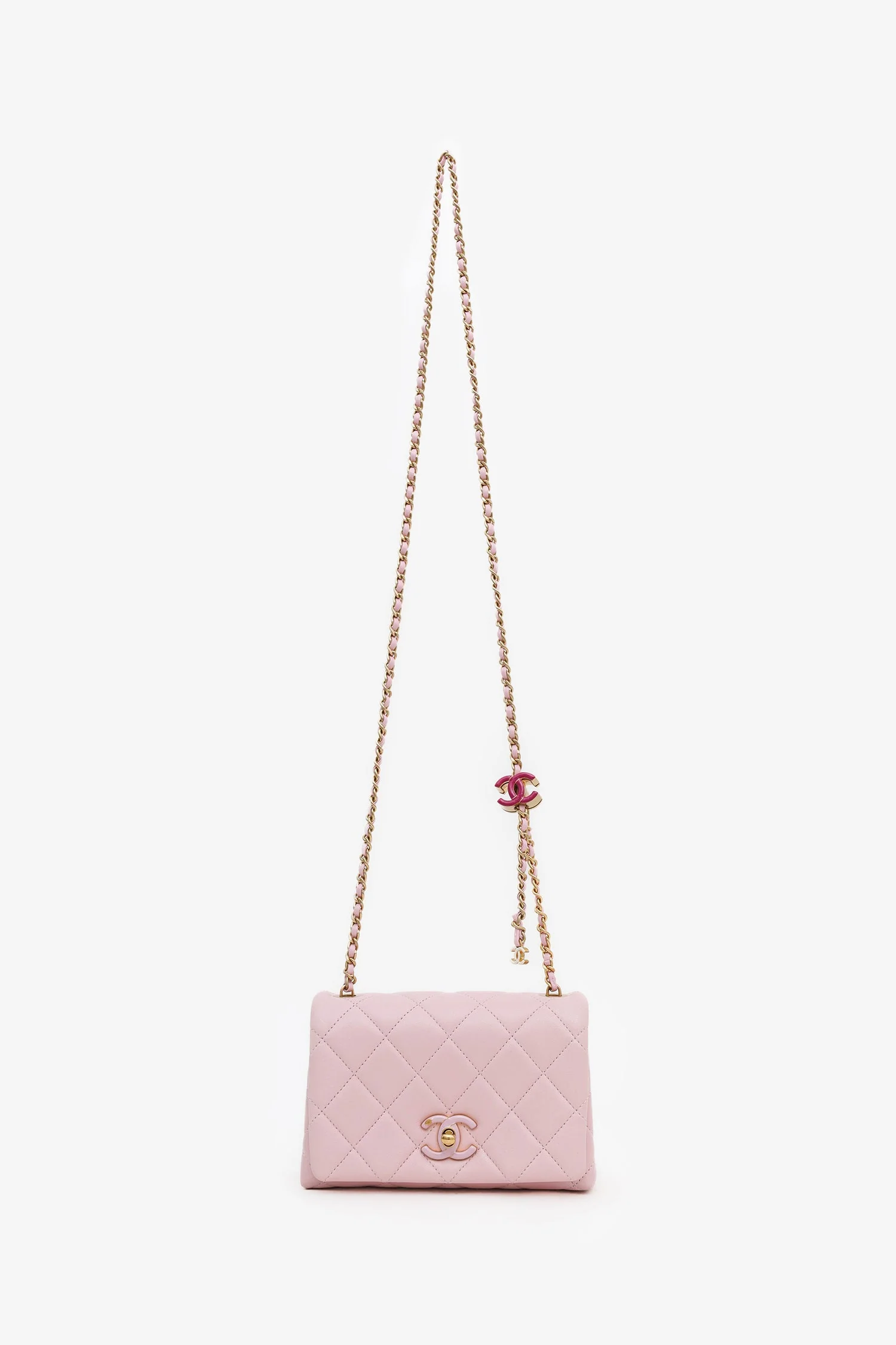 Chanel™ 24A Light Pink Quilted Lambskin Small CC Enamel Flap Bag (Pre-Loved) - Image 7