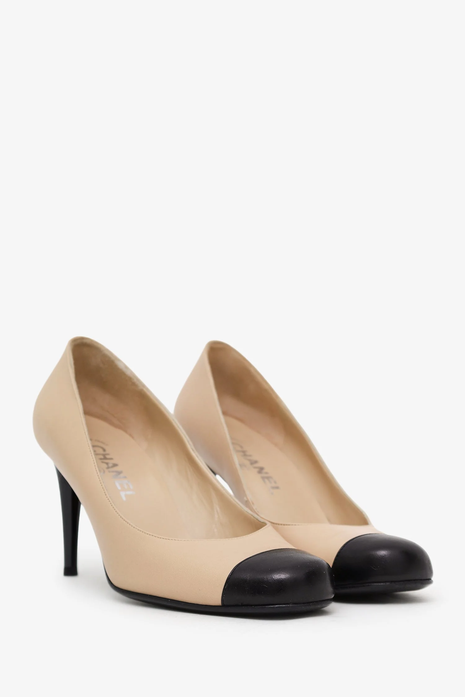 Pre-Loved Chanel™ Beige/Black Cap Round Toe Pumps Size 39 - Image 2