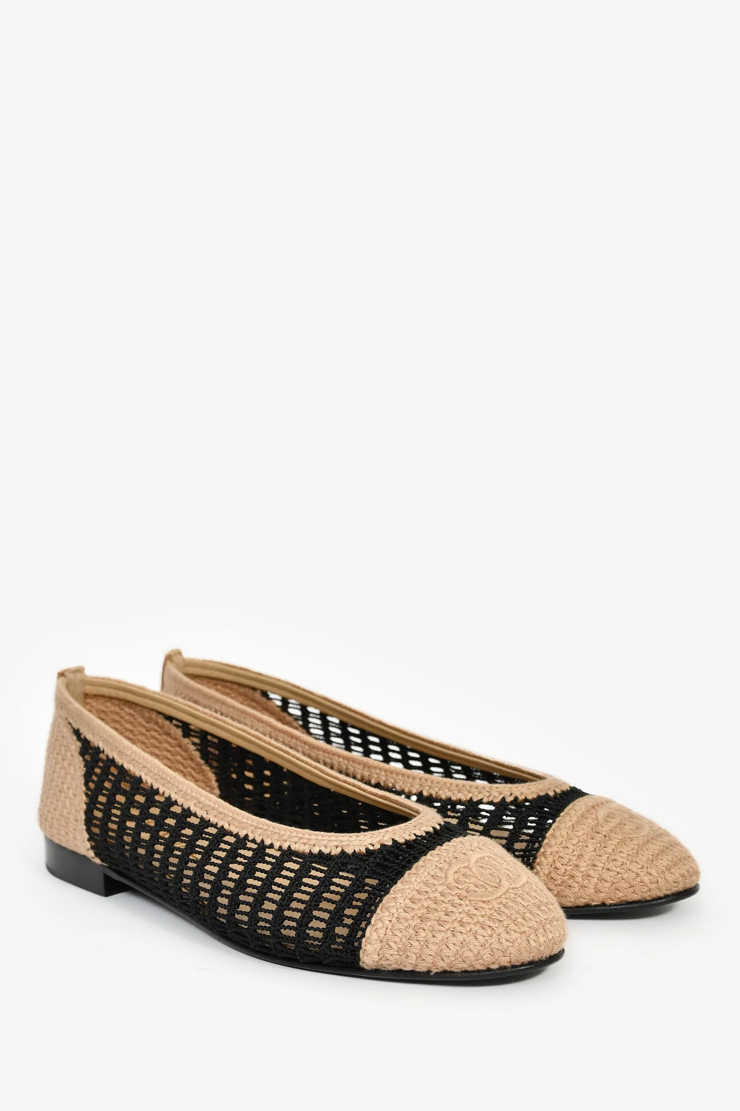 Pre-Loved Chanel™ Beige/Black Crochet Ballet Flats Size 38C - Image 2