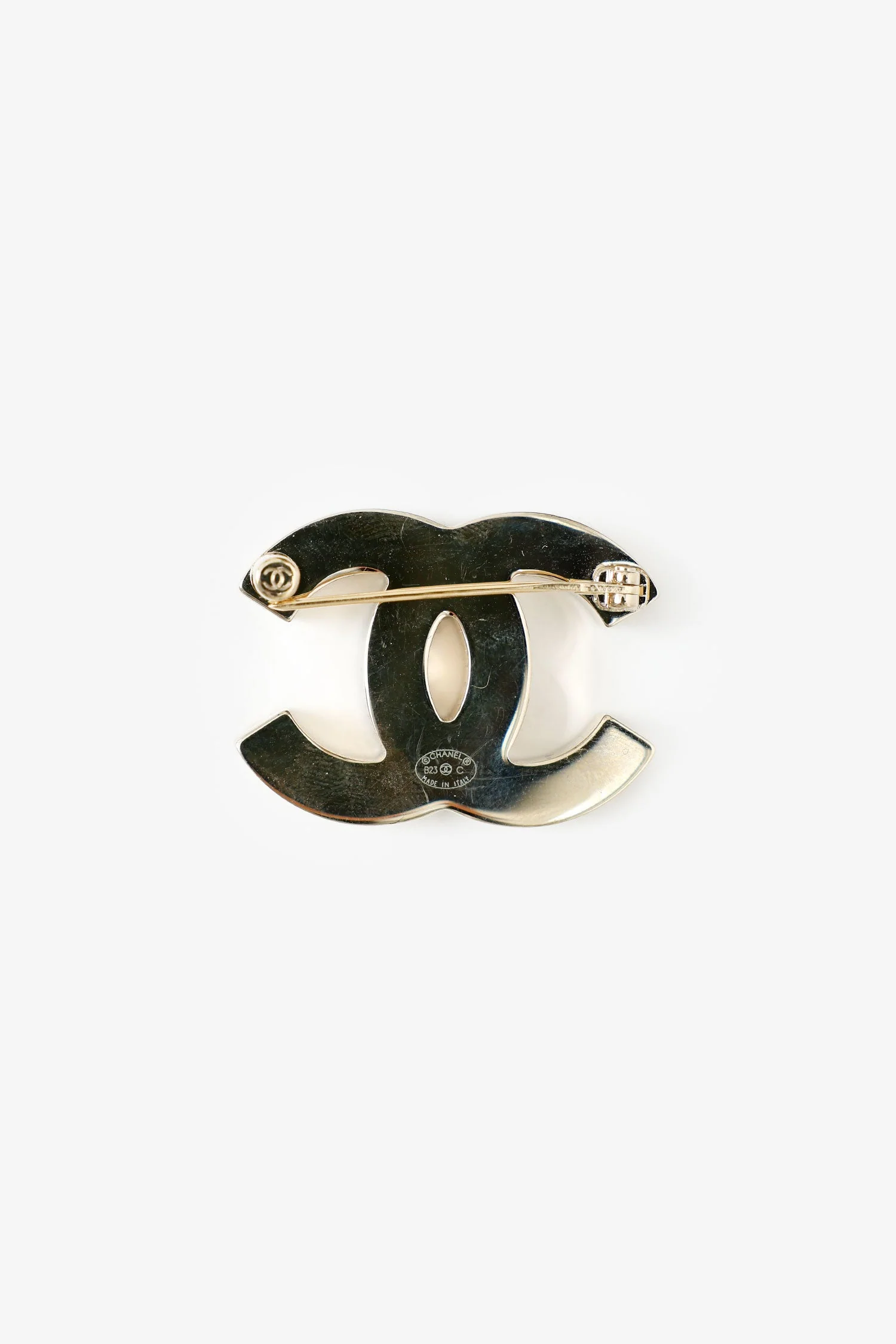Pre-Loved Chanel™ Beige/Black Enamel CC Brooch - Image 2