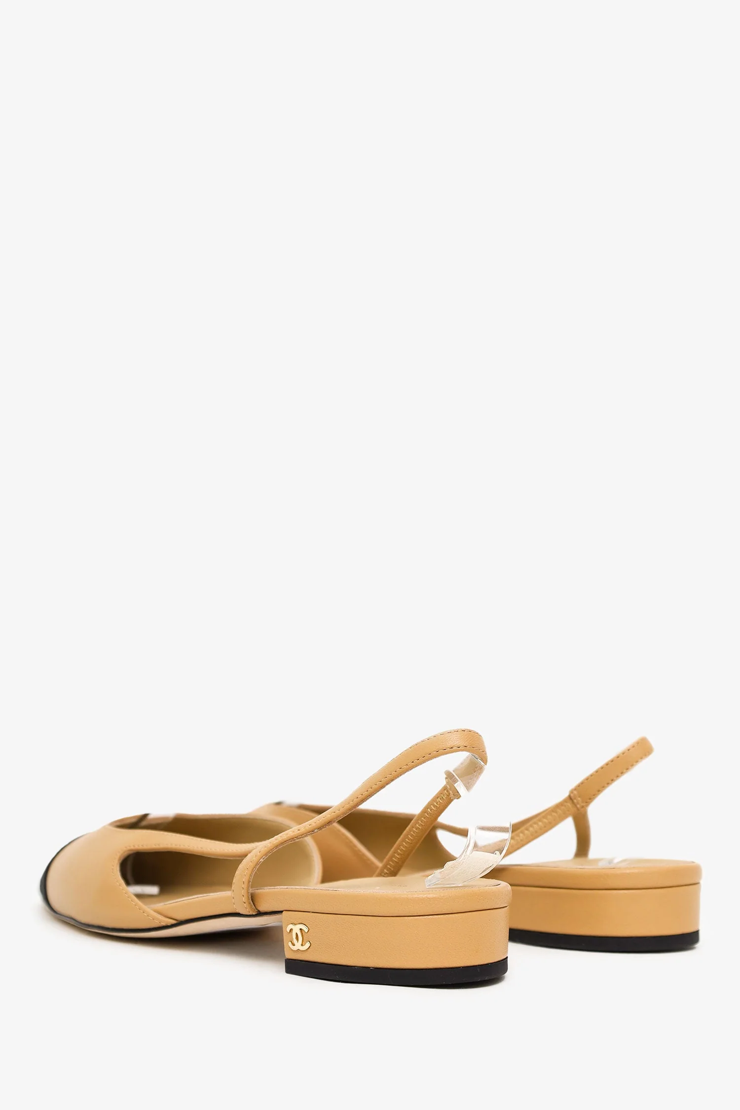 Pre-Loved Chanel™ Beige/Black Leather Slingback Heels Size 39 - Image 4