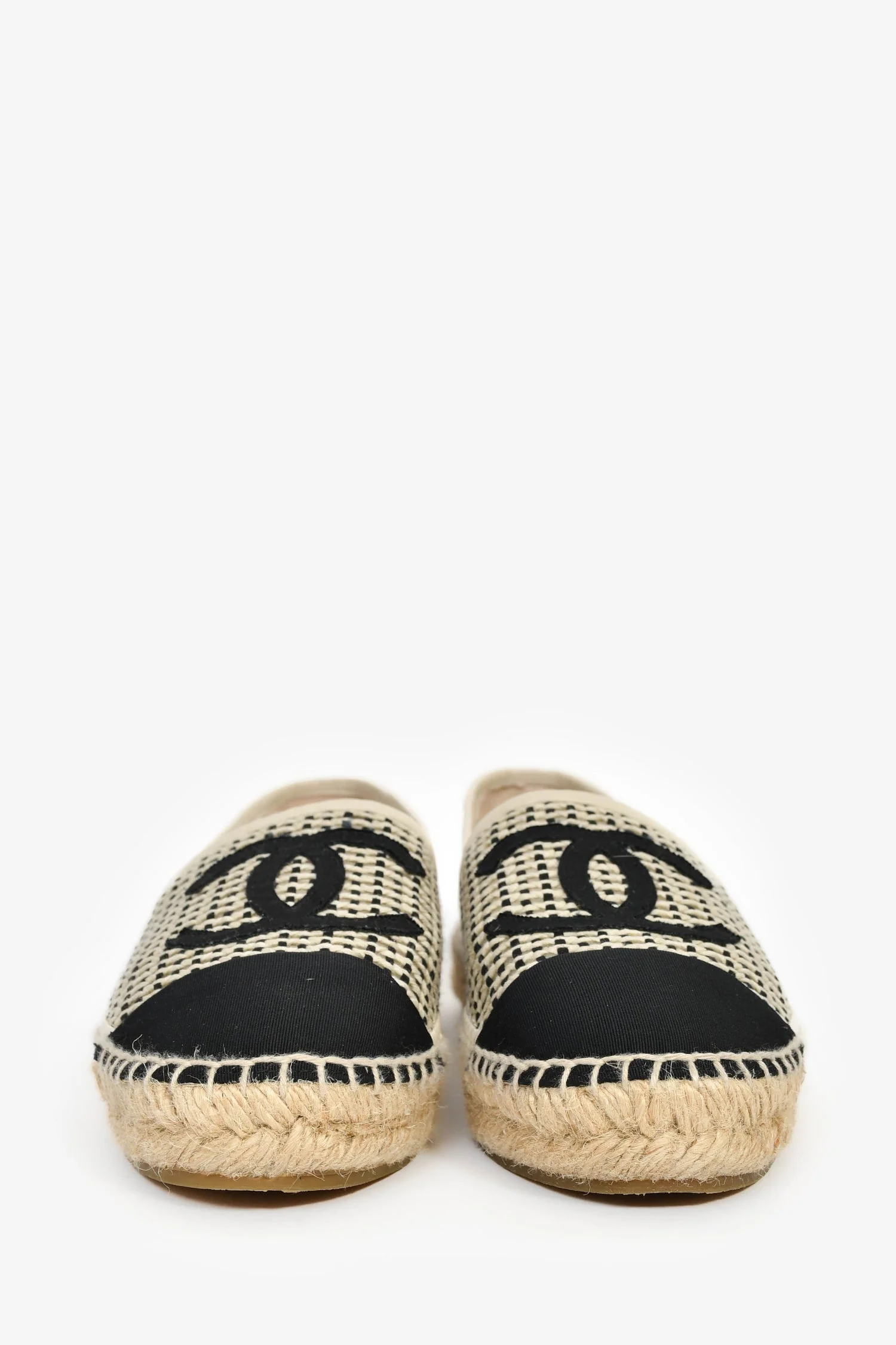 Pre-Loved Chanel™ Beige/Black Mesh CC Espadrille Flats Size 38 - Image 3