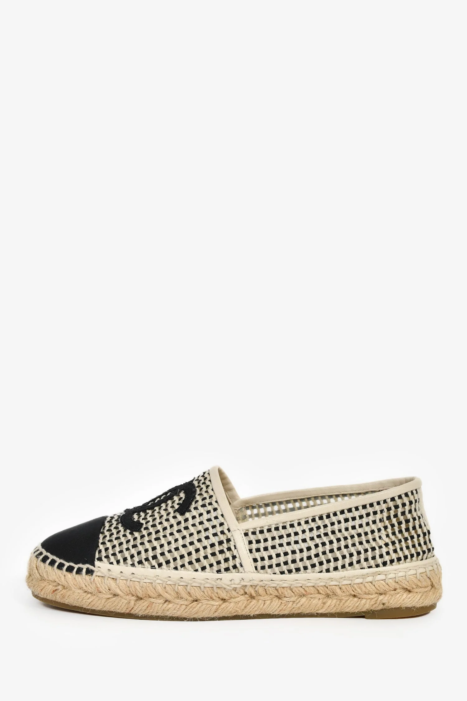 Pre-Loved Chanel™ Beige/Black Mesh CC Espadrille Flats Size 38 - Image 4