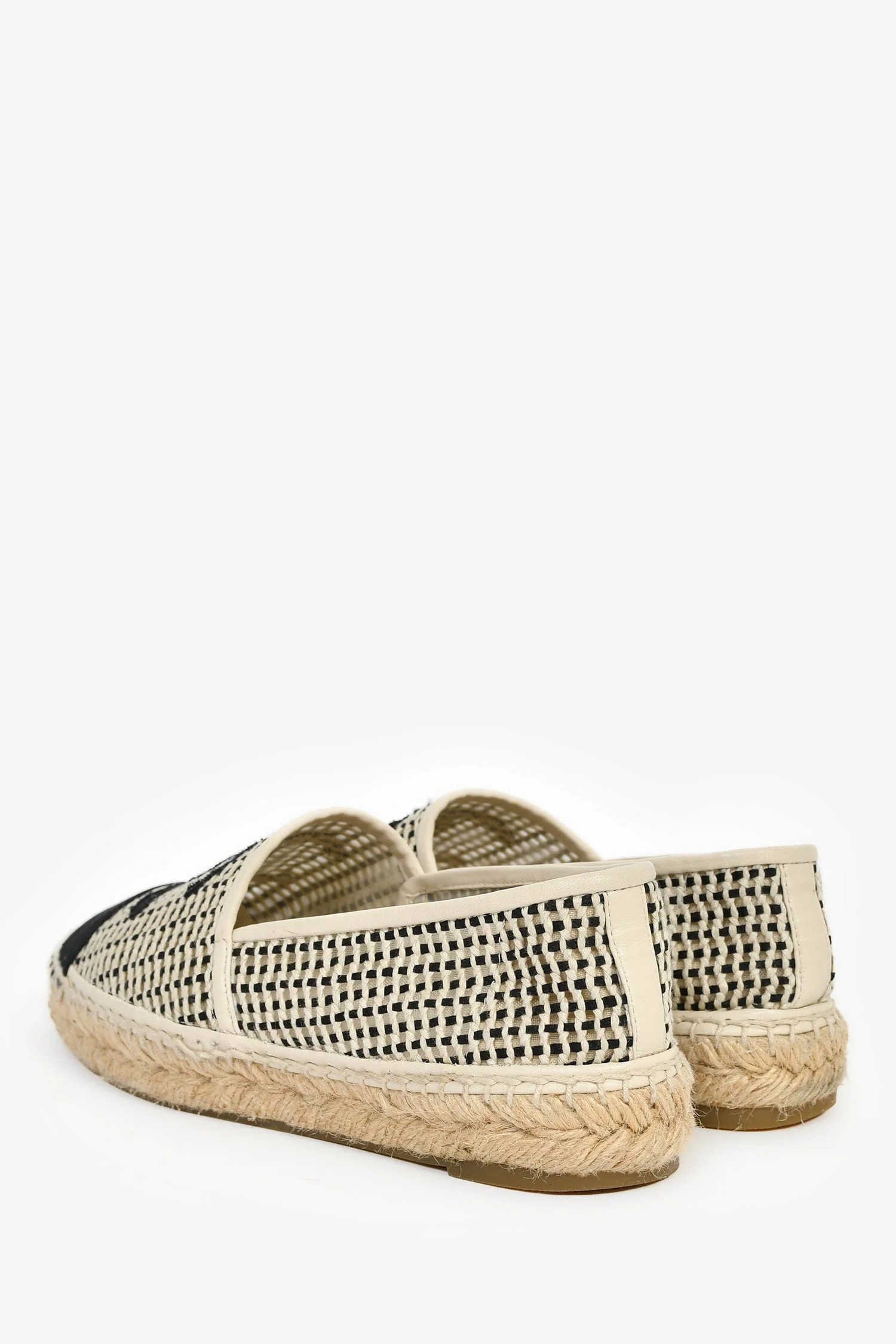 Pre-Loved Chanel™ Beige/Black Mesh CC Espadrille Flats Size 38 - Image 5