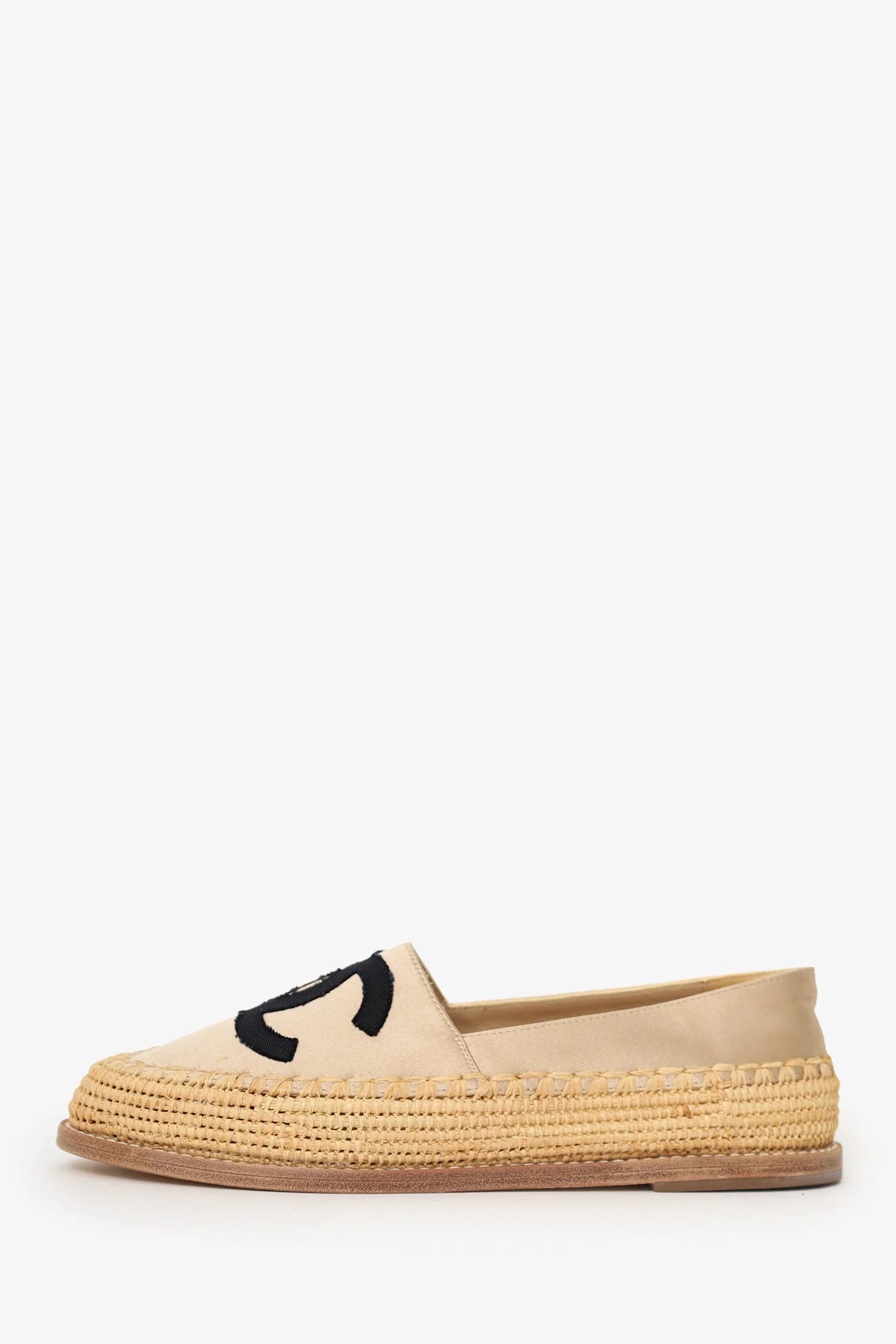 Pre-Loved Chanel™ Beige/Black Satin/Woven Raffia CC Espadrille Flats Size 36 - Image 5