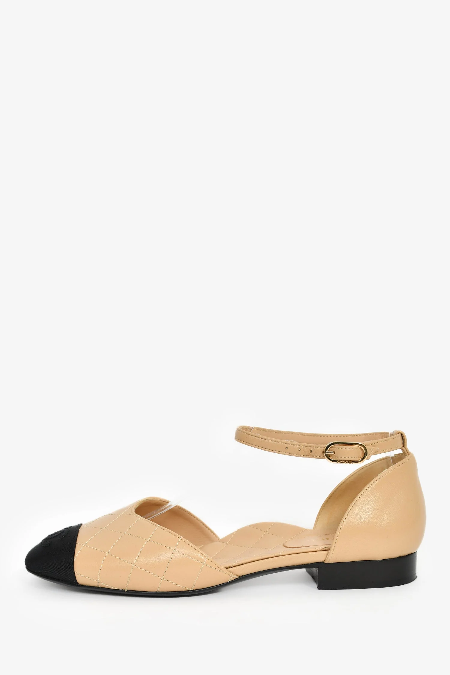 Pre-Loved Chanel™ Beige Quilted Black Cap Toe 'Chanel' Flats Size 36.5 - Image 4