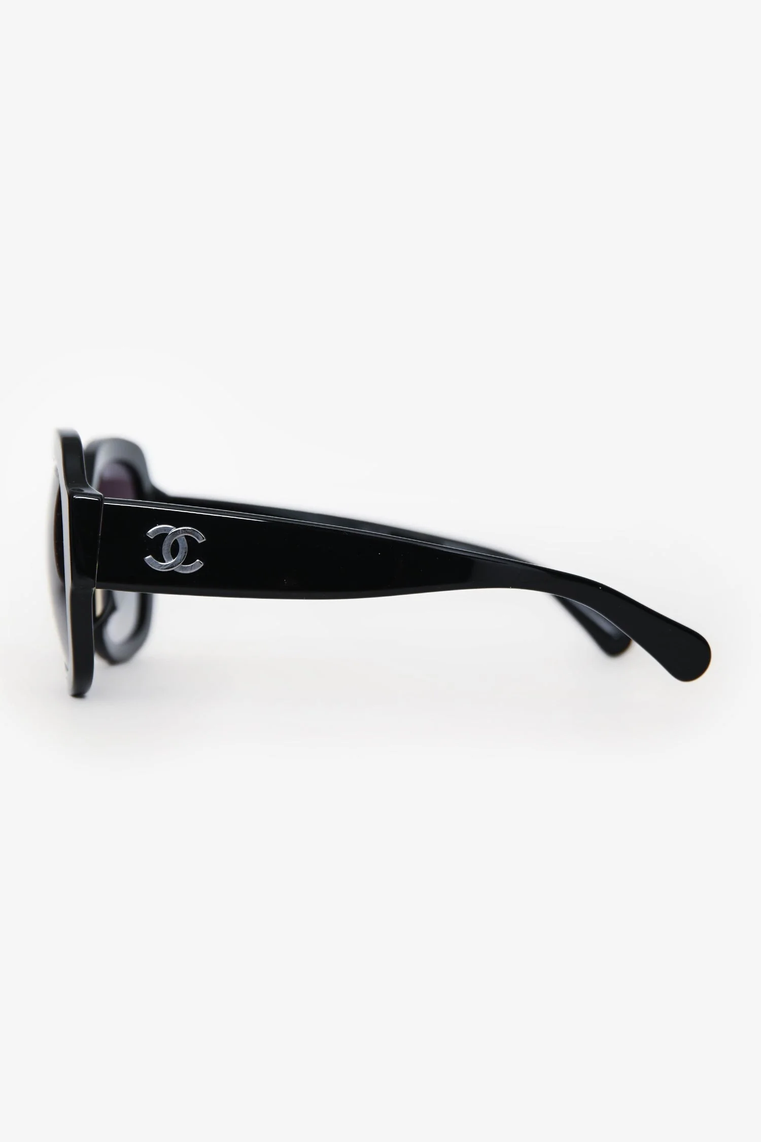 Chanel™ Black Acetate Interlocking CC Logo Oversized Sunglasses (Pre-Loved) - Image 3