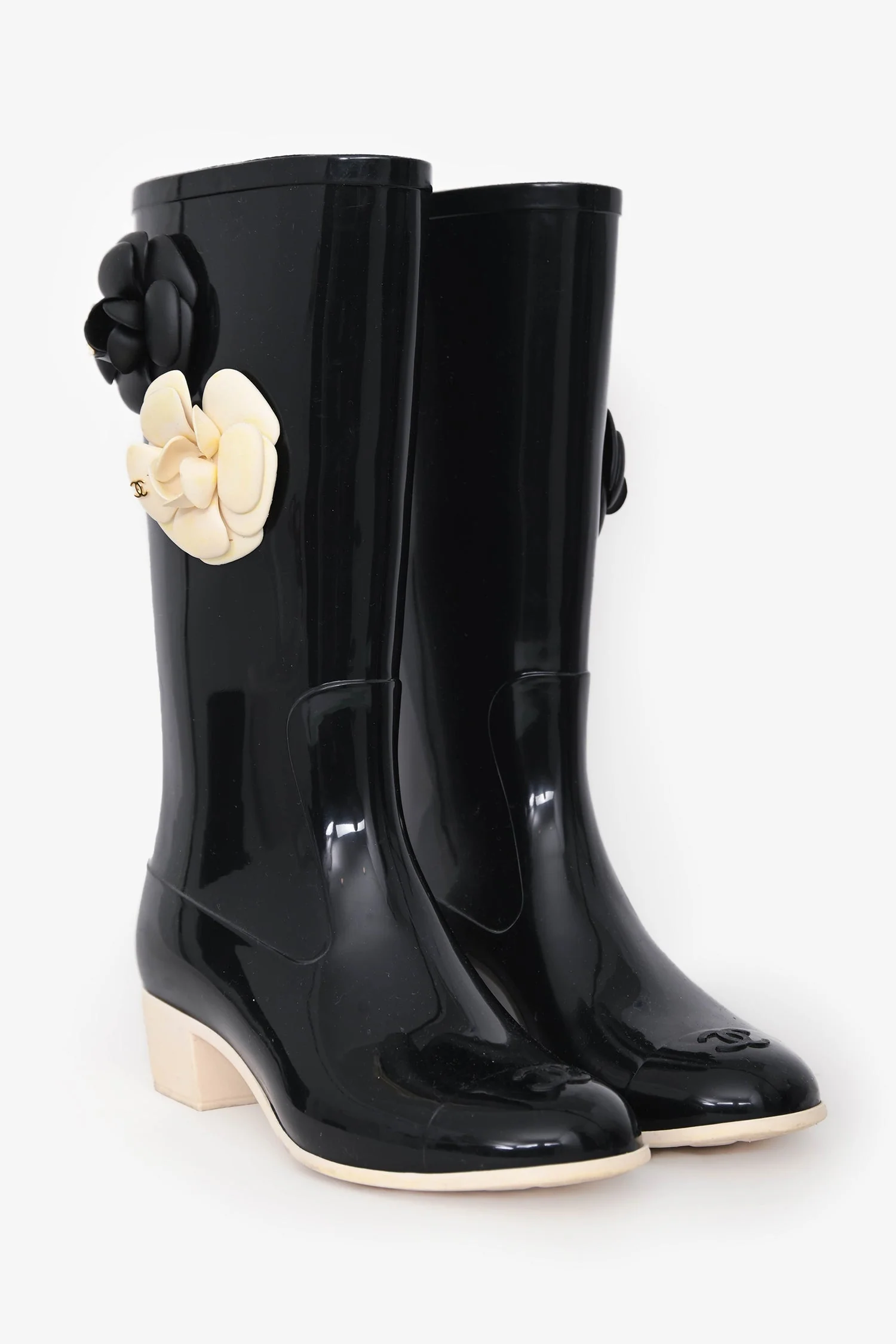 Pre-Loved Chanel™ Black Camellia Flower Embellished Rain Boots Size 36 - Image 2