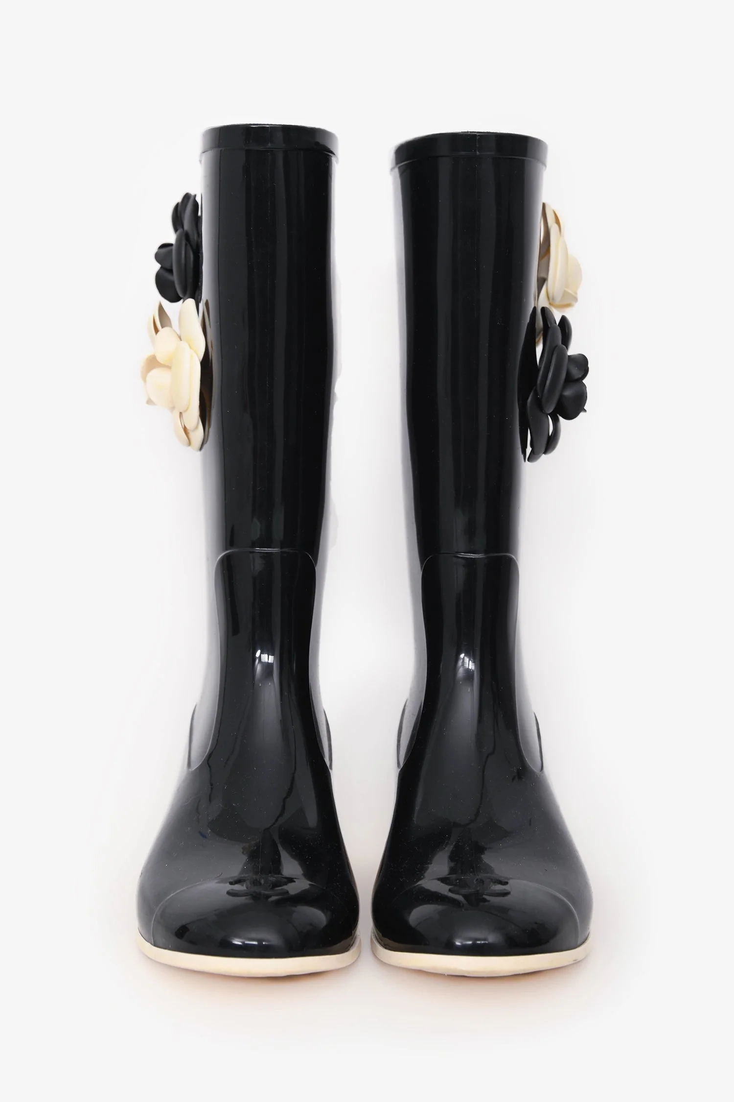 Pre-Loved Chanel™ Black Camellia Flower Embellished Rain Boots Size 36 - Image 3