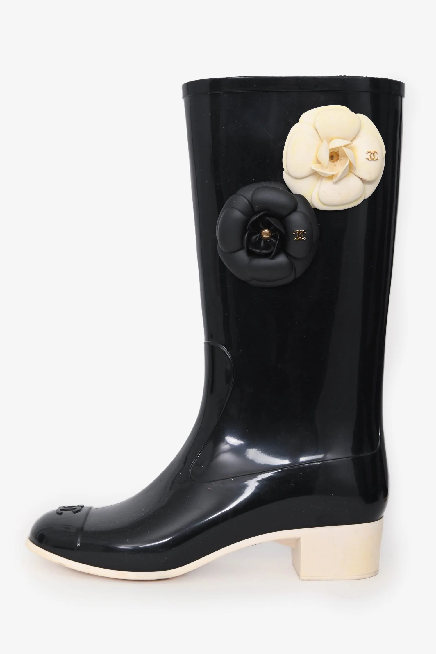 Pre-Loved Chanel™ Black Camellia Flower Embellished Rain Boots Size 36 - Image 5