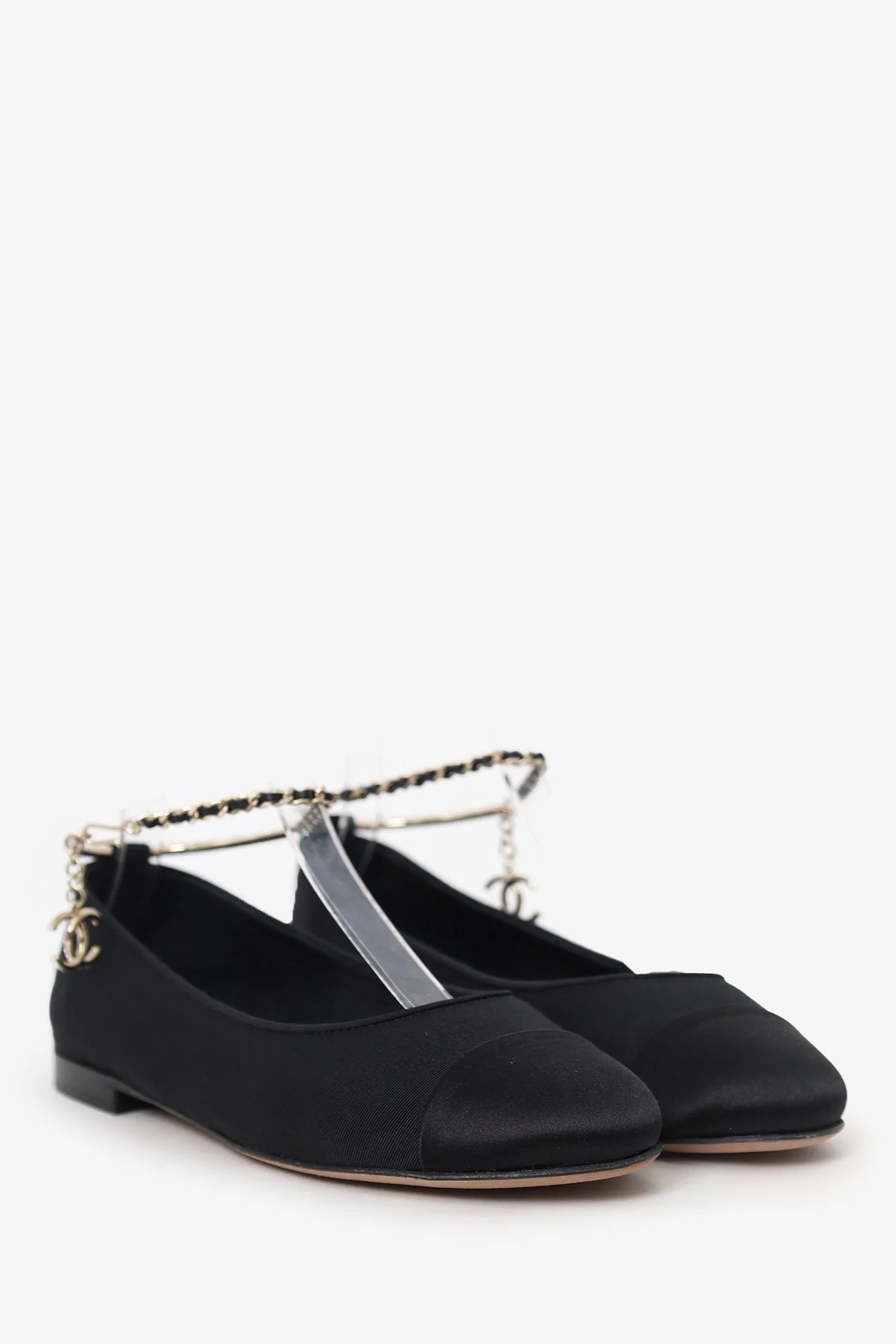 Pre-Loved Chanel™ Black Cap Toe Ankle 'CC' Chain Strap Ballet Flats Size 37 - Image 2