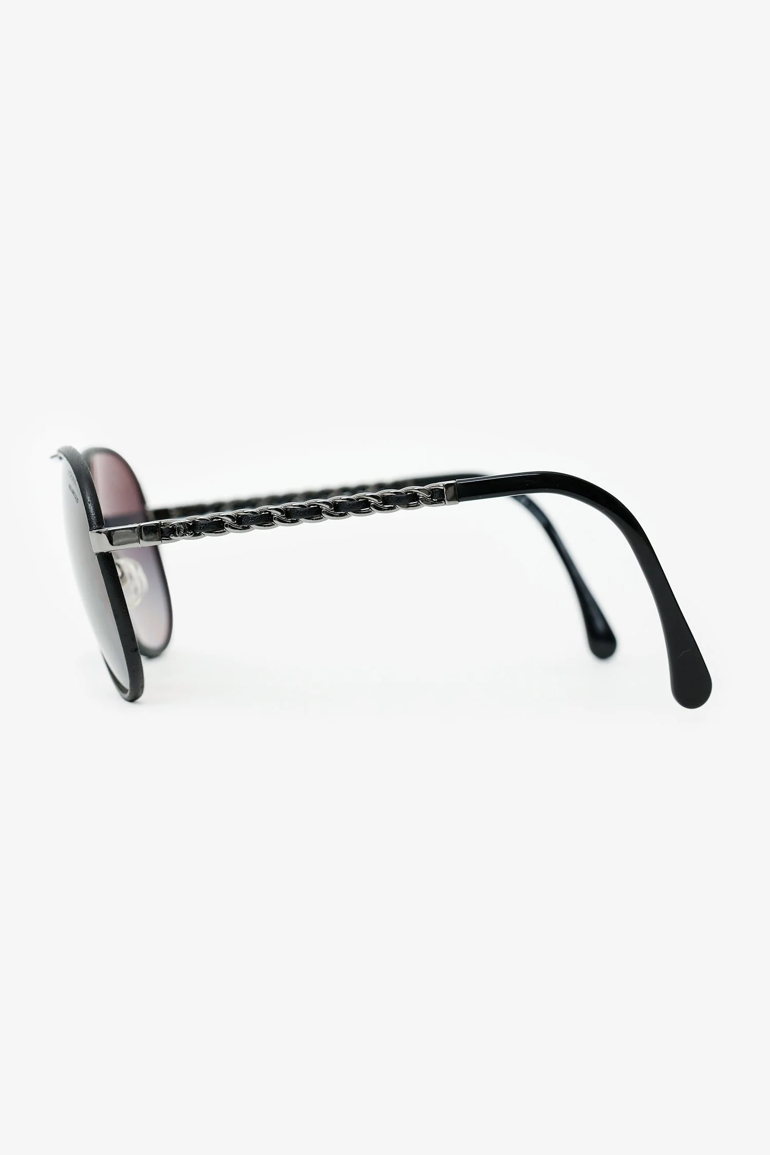 Pre-Loved Chanel™ Black Frame Leather Trimmed Chain Aviator Sunglasses - Image 3