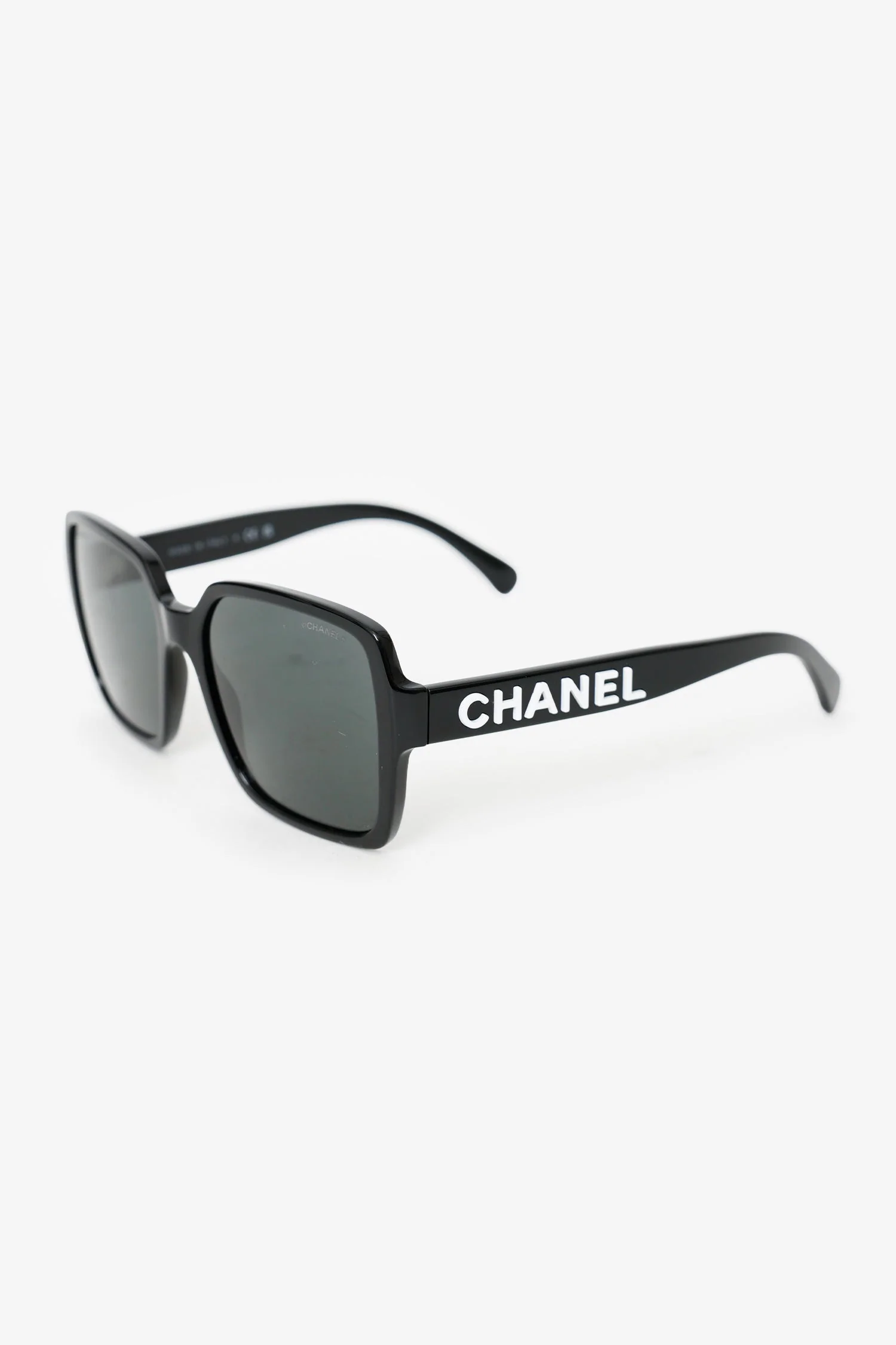 Pre-Loved Chanel™ Black Frame Logo Polarized Square Sunglasses - Image 2
