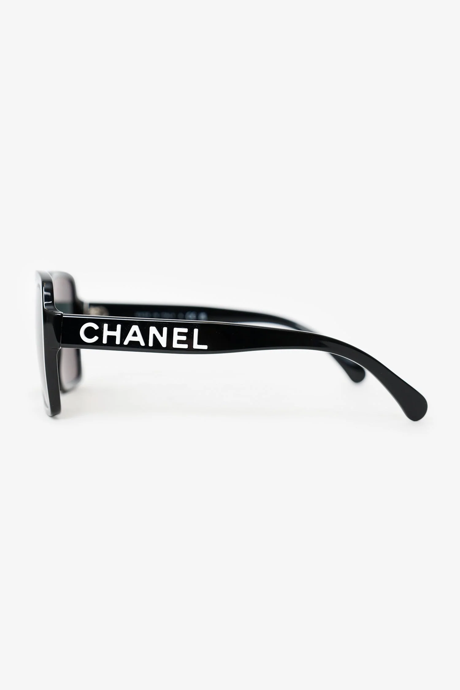Pre-Loved Chanel™ Black Frame Logo Polarized Square Sunglasses - Image 3
