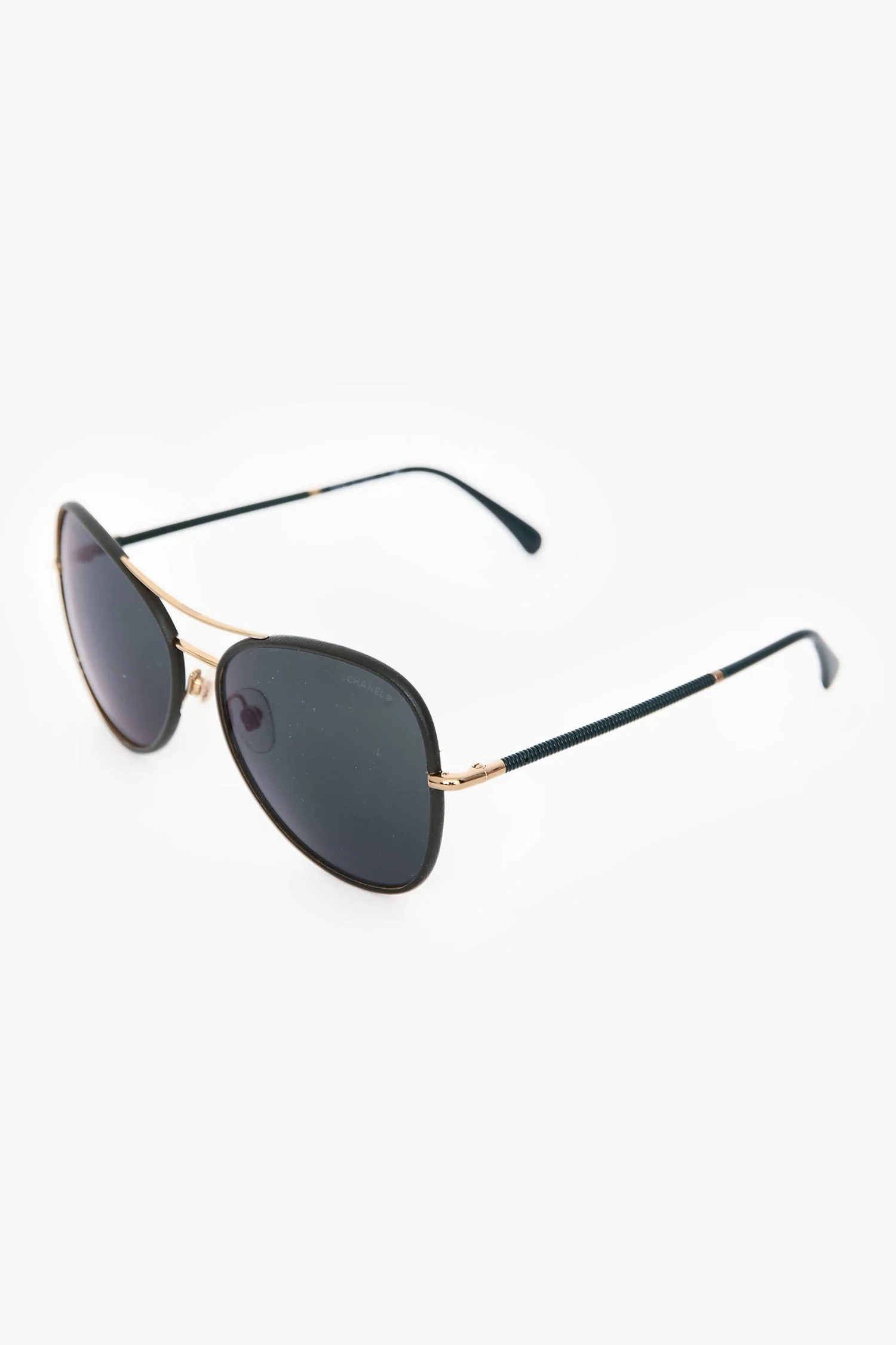 Pre-Loved Chanel™ Black/Green Pilot Sunglasses - Image 2