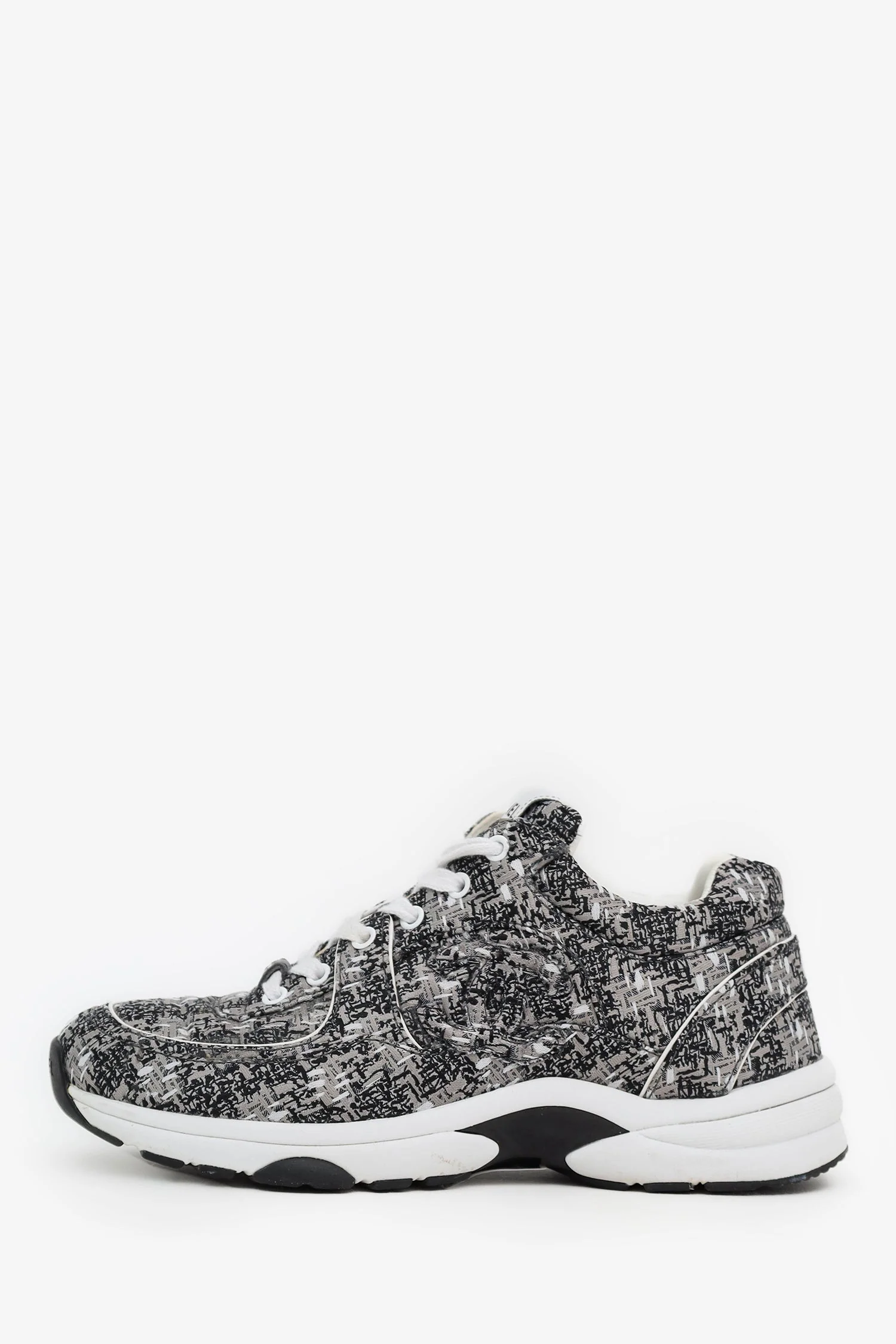 Chanel™ Black/Grey Coated Tweed Sneakers Size 38 (Pre-Loved) - Image 5