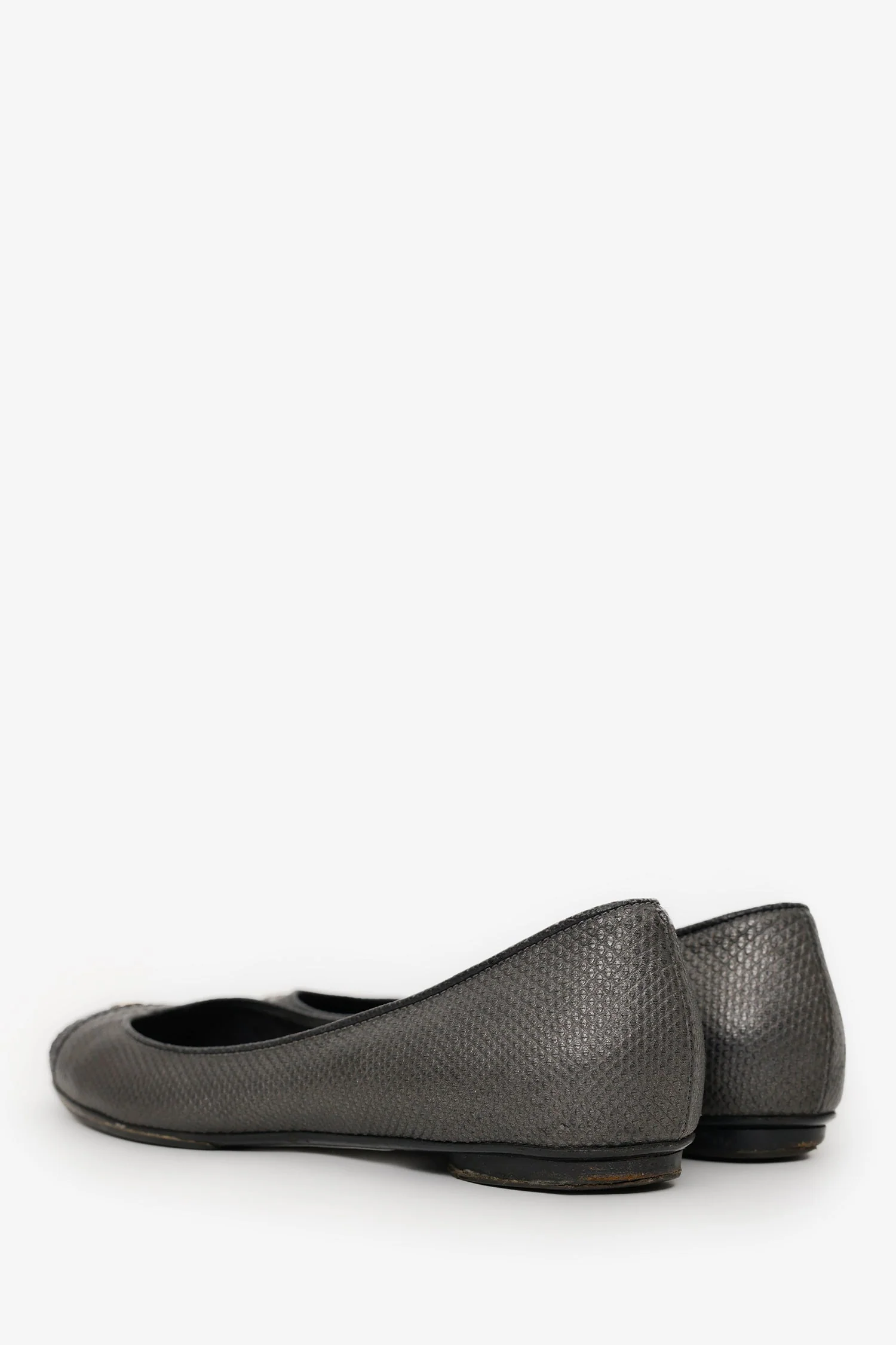 Pre-Loved Chanel™ Black/Grey Embossed Leather CC Ballet Flats Size 37 - Image 4