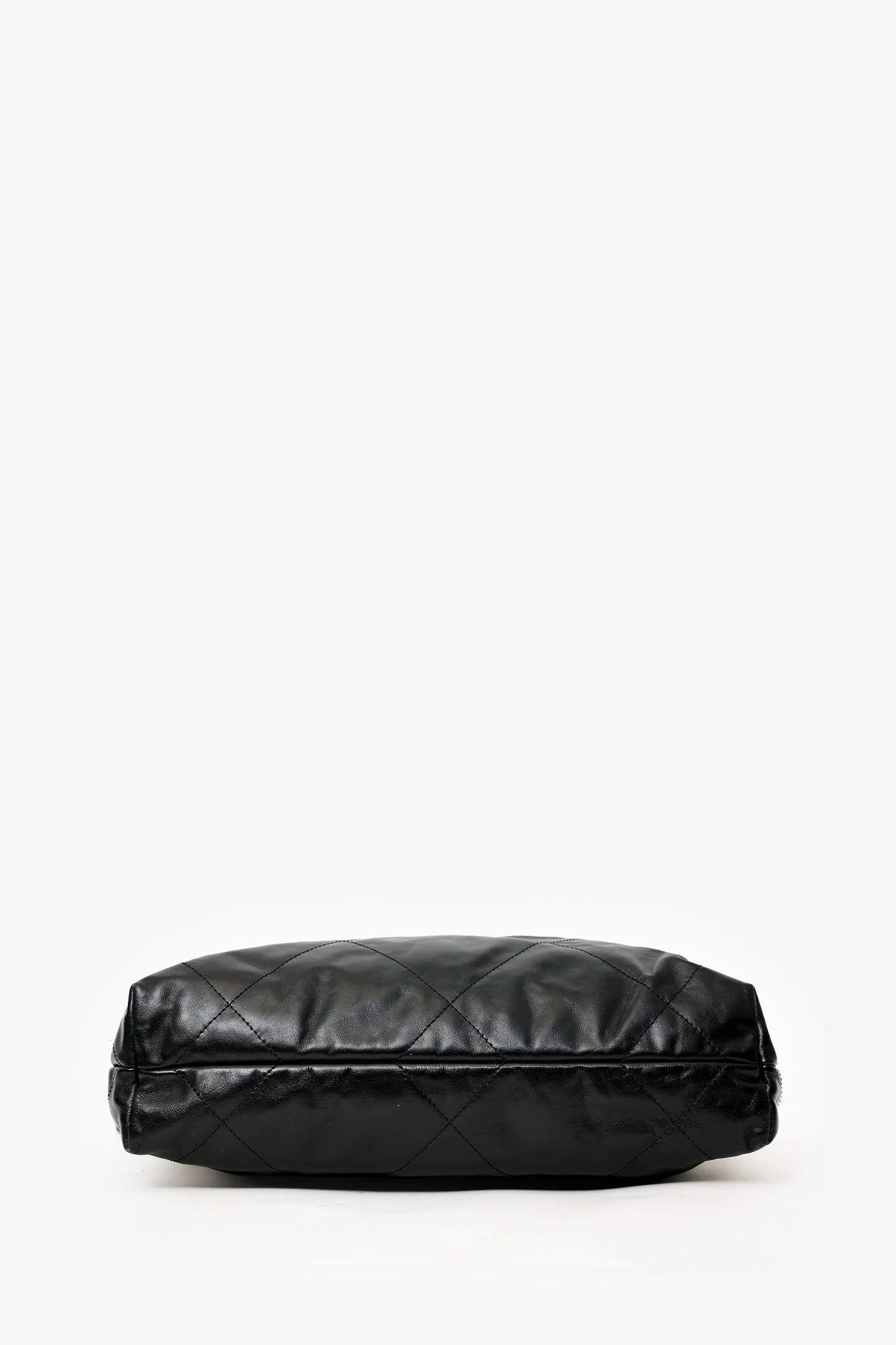Pre-Loved Chanel Black Lambskin 22 Small Hobo Bag With Pouch - Image 5