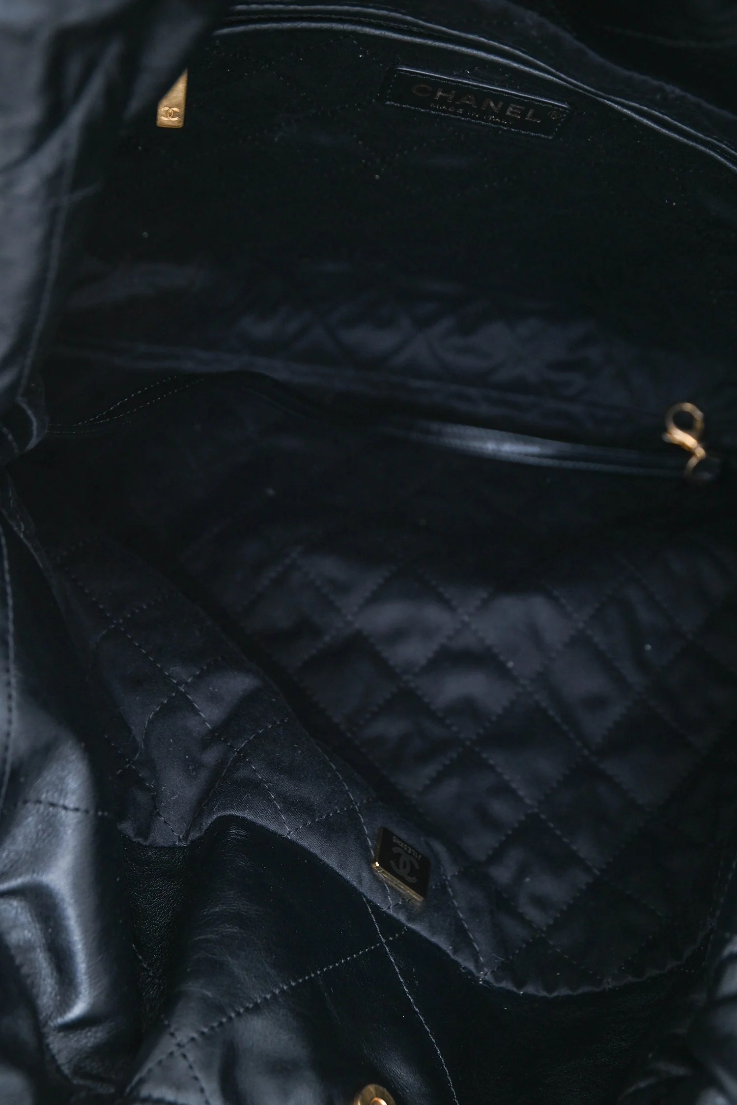 Chanel™ Black Lambskin Leather 22 Small Hobo Shoulder Bag GHW - Image 7