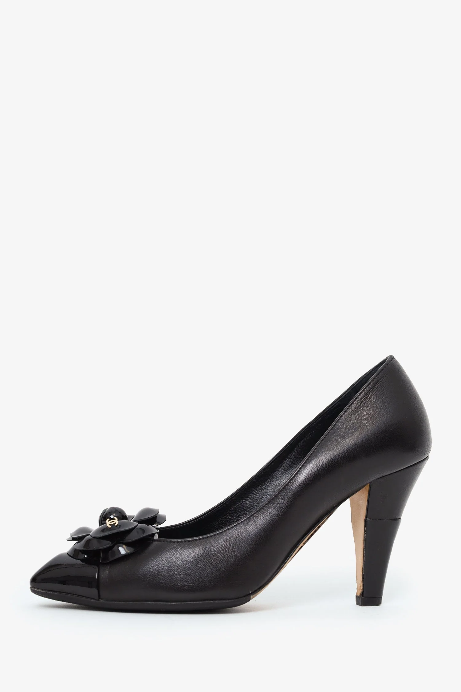 Pre-Loved Chanel™ Black Lambskin Leather Cap-Toe Camellia Pumps Size 36.5 - Image 4