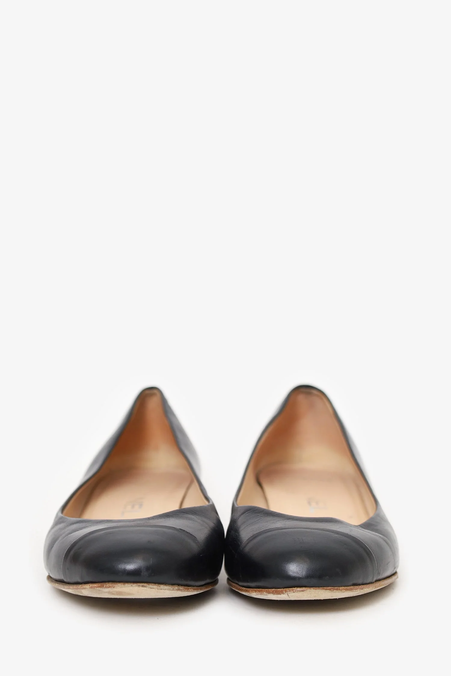 Pre-Loved Chanel™ Black Lambskin Leather Cap-Toe Chain Flats Size 36.5 - Image 3
