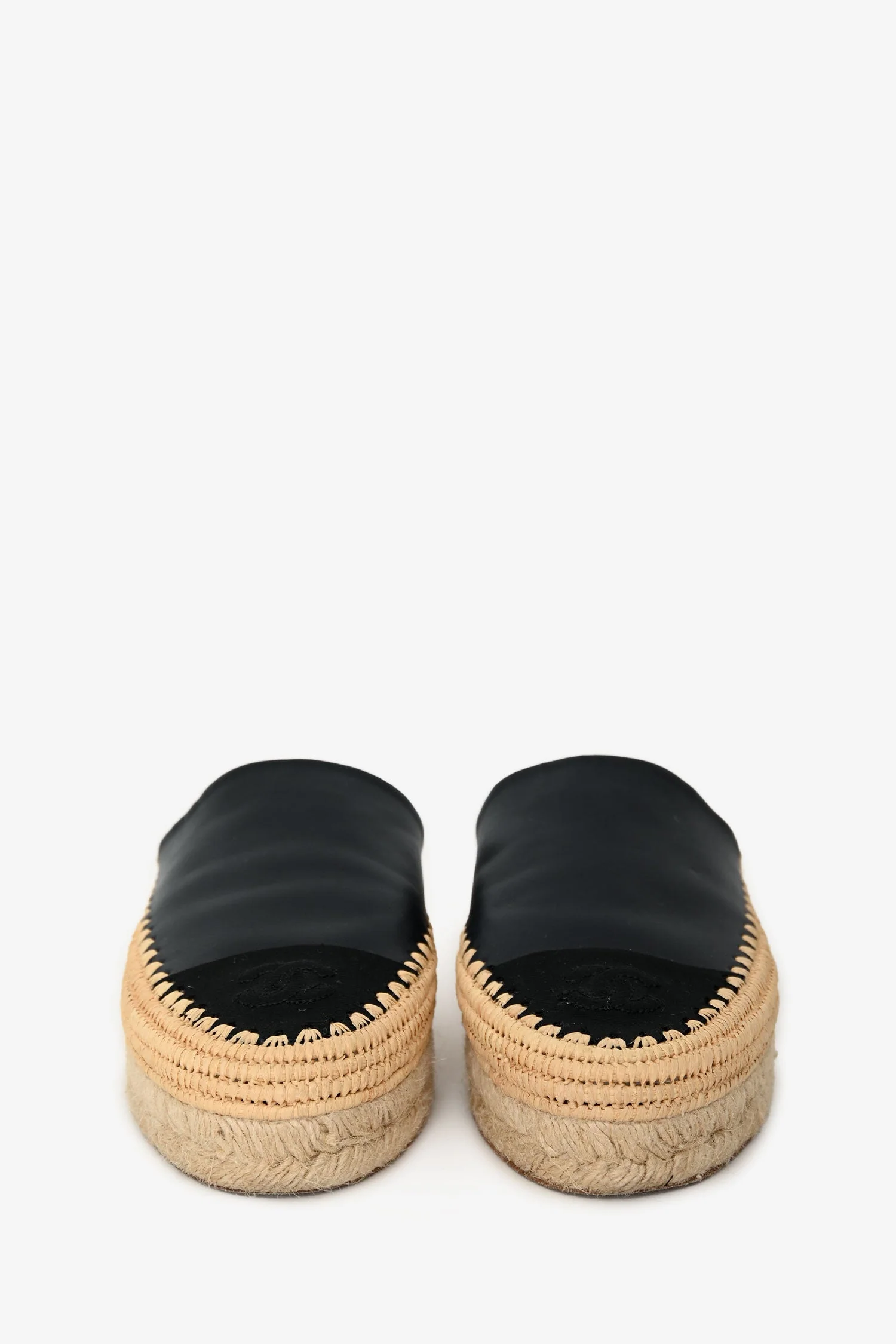 Pre-Loved Chanel™ Black Lambskin Leather CC Logo Cap-Toe Espadrilles Mule Size 38 - Image 3