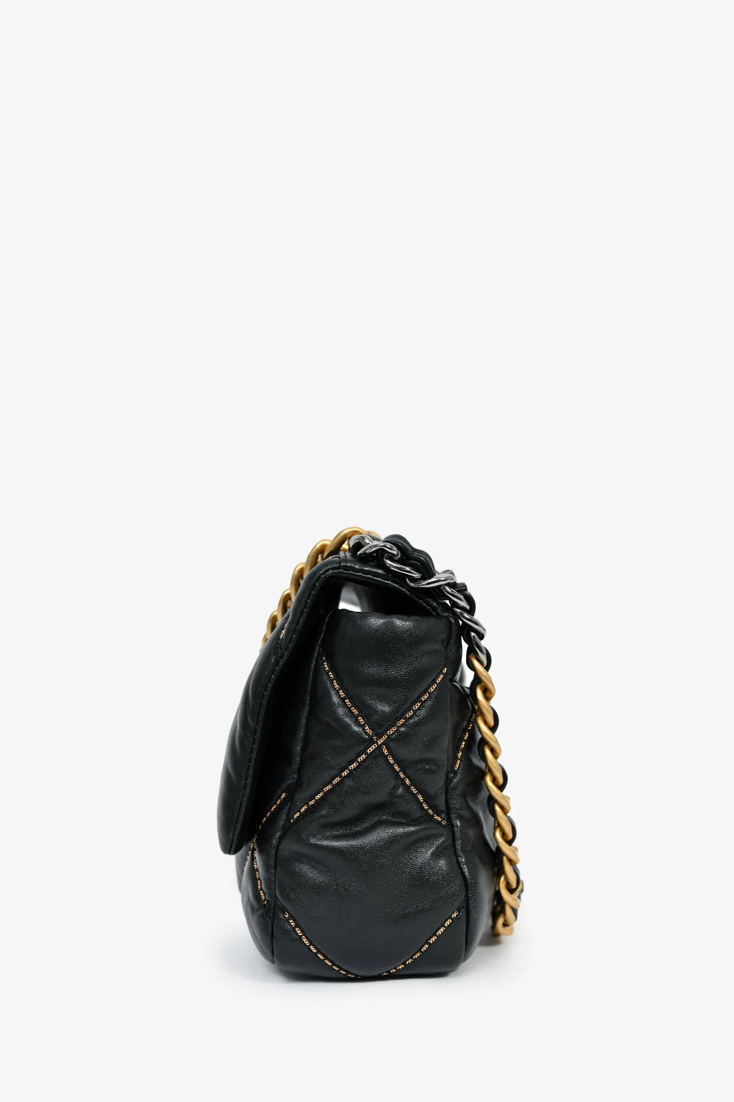 Pre-Loved Chanel™ Black Lambskin/Quilted Gold Chain Small 19 Bag - Image 4
