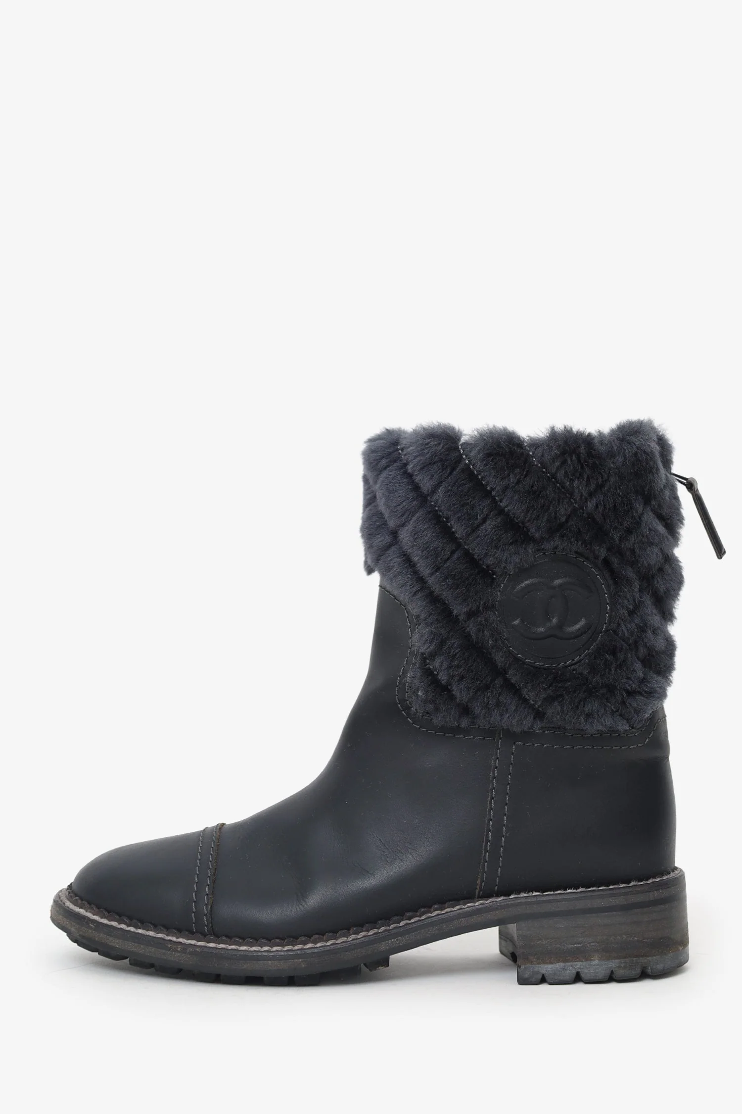 Pre-Loved Chanel™ Black Leather Fur CC Mark Boots Size 36 - Image 5