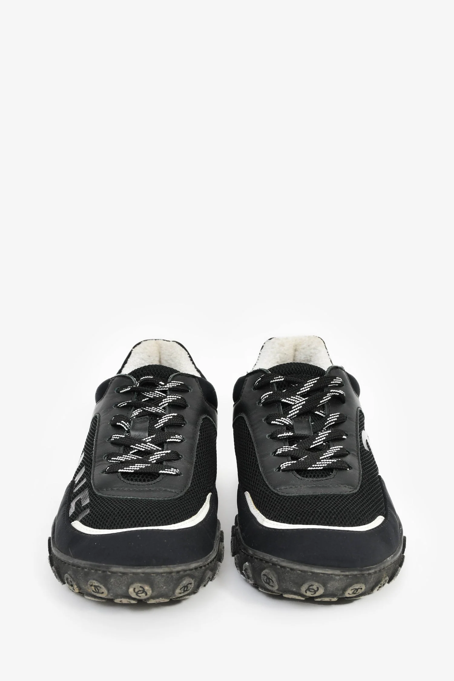 Pre-Loved Chanel™ Black Leather/Mesh Sneakers Size 36.5 - Image 3