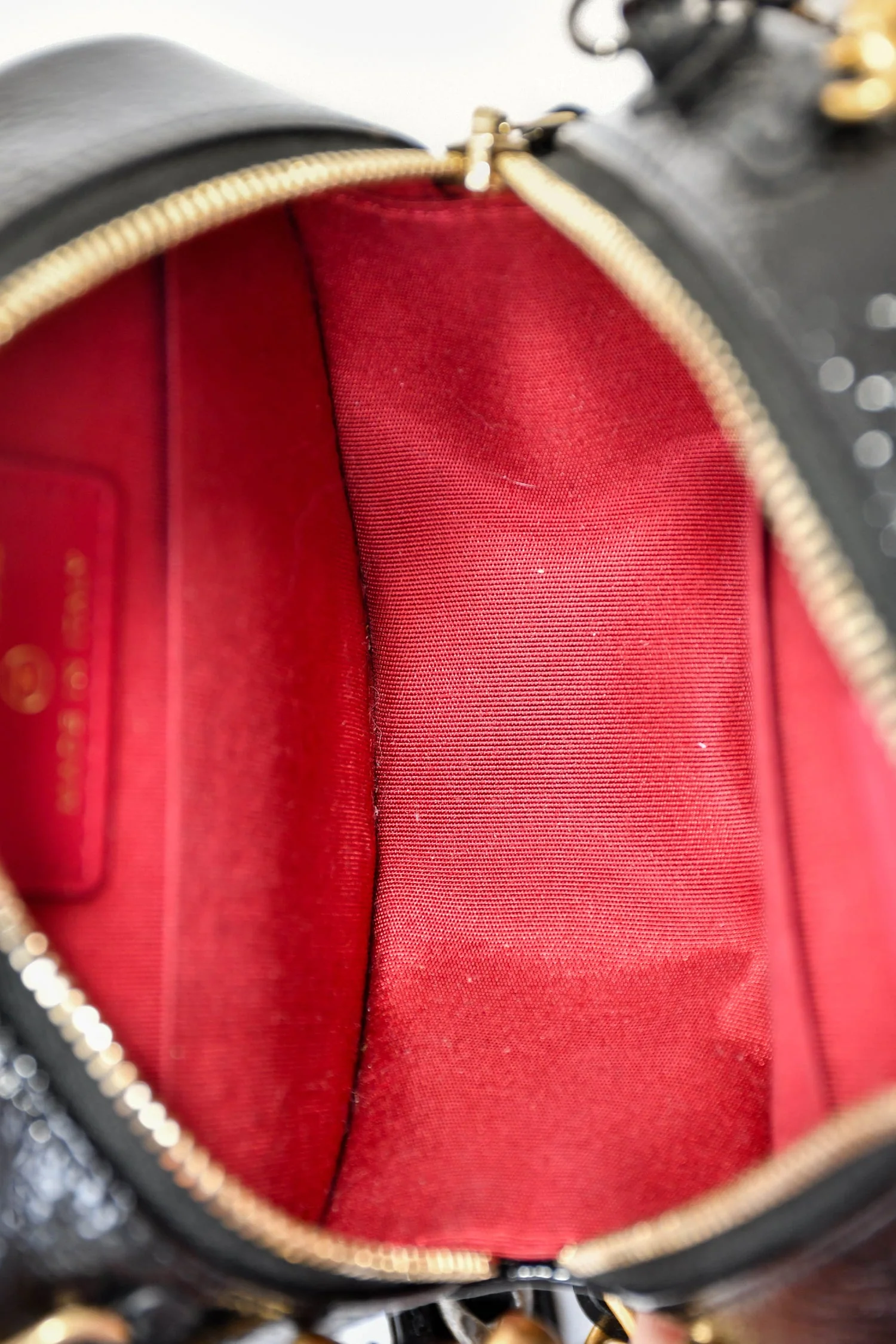 Pre-Loved Chanel™ Black Leather Quilted 19 Round Crossbody Bag - Image 7