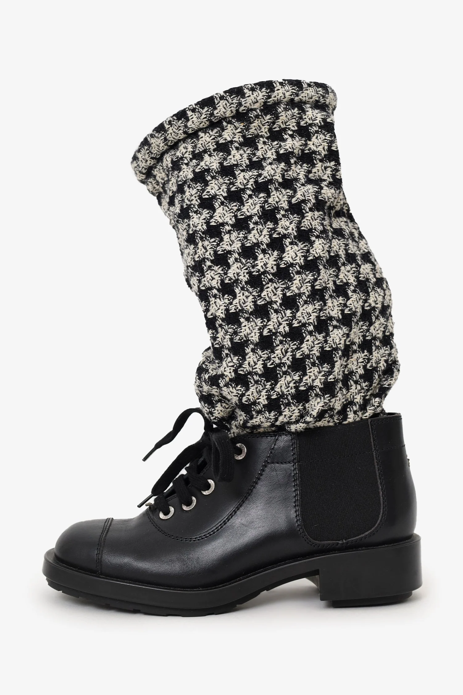 Pre-Loved Chanel™ Black/Off White Leather and Tweed Lace Up Chain Detail Boots Size 36 - Image 5
