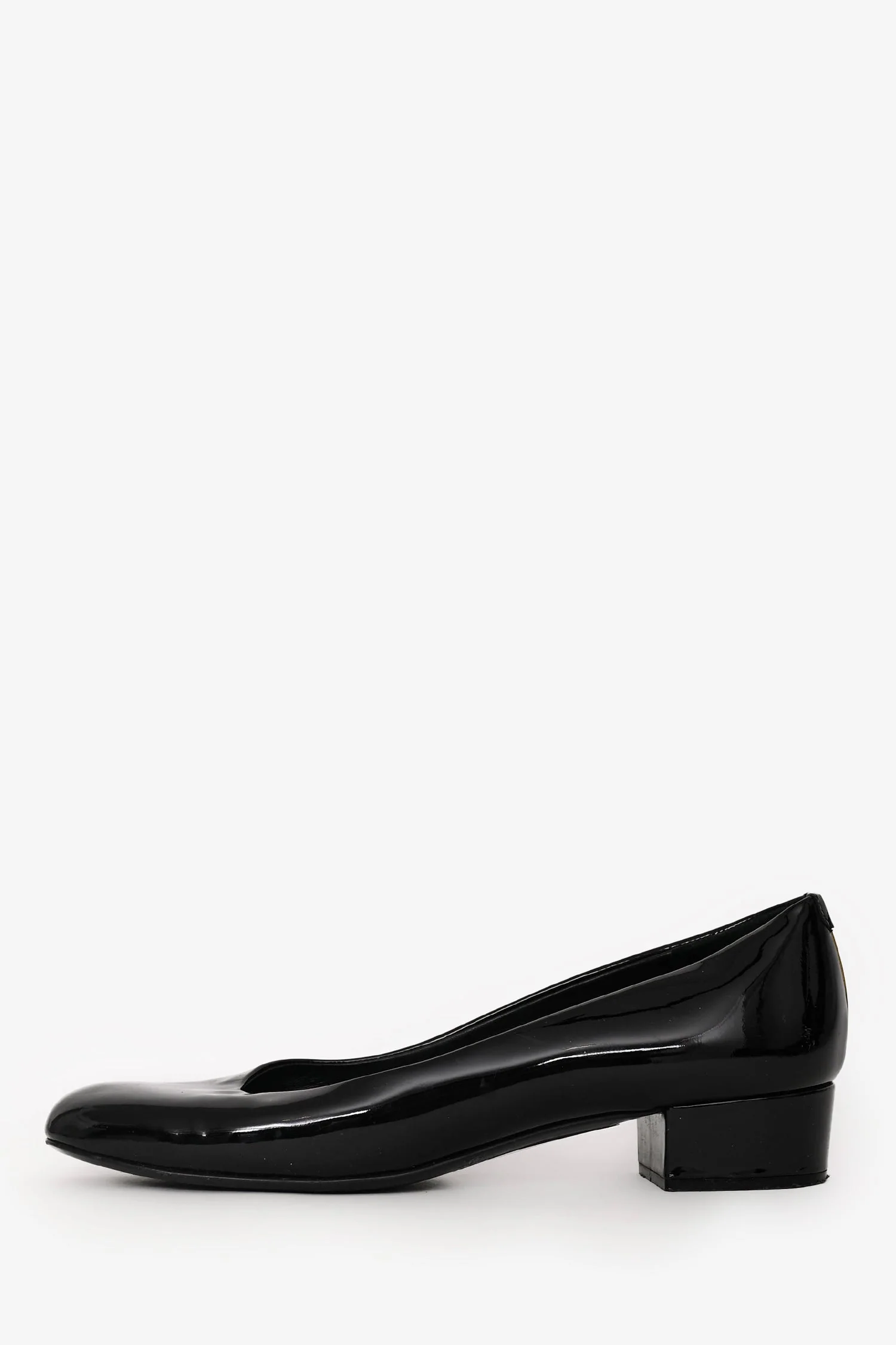 Pre-Loved Chanel™ Black Patent Leather Heeled Ballet Flats Size 40 - Image 4