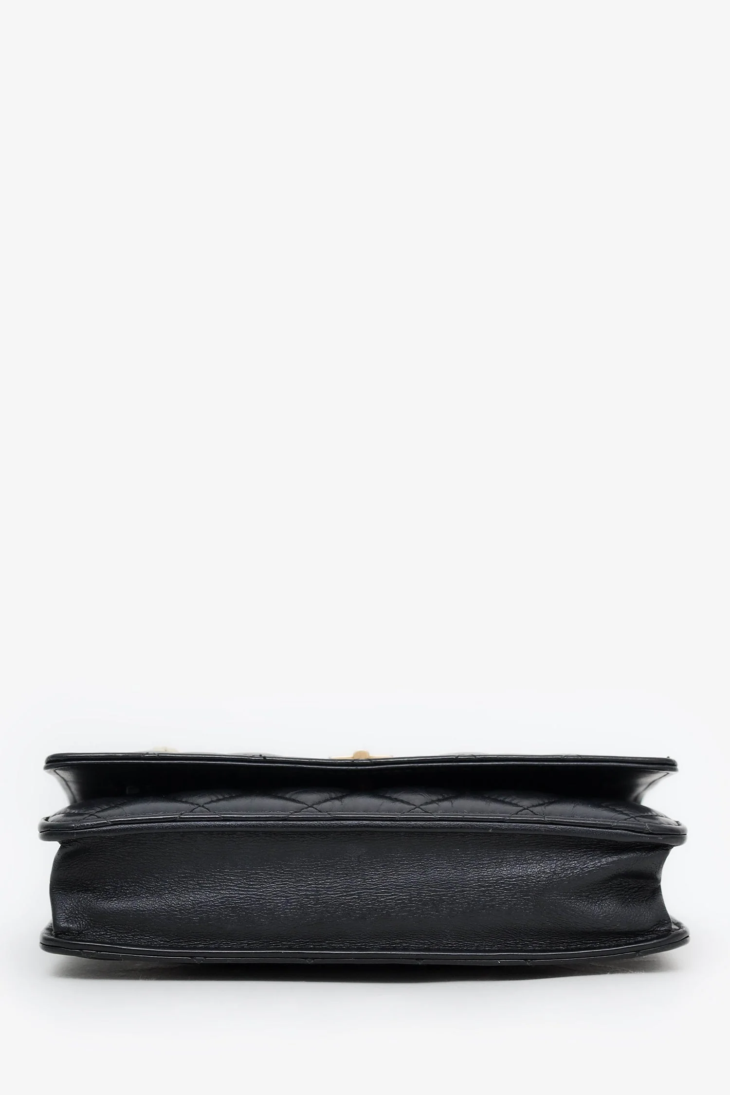 Pre-Loved Chanel™ Black Quilted Aged Calfskin Leather Lucky Charms 2.55 Reissue Wallet on Chain - Image 5