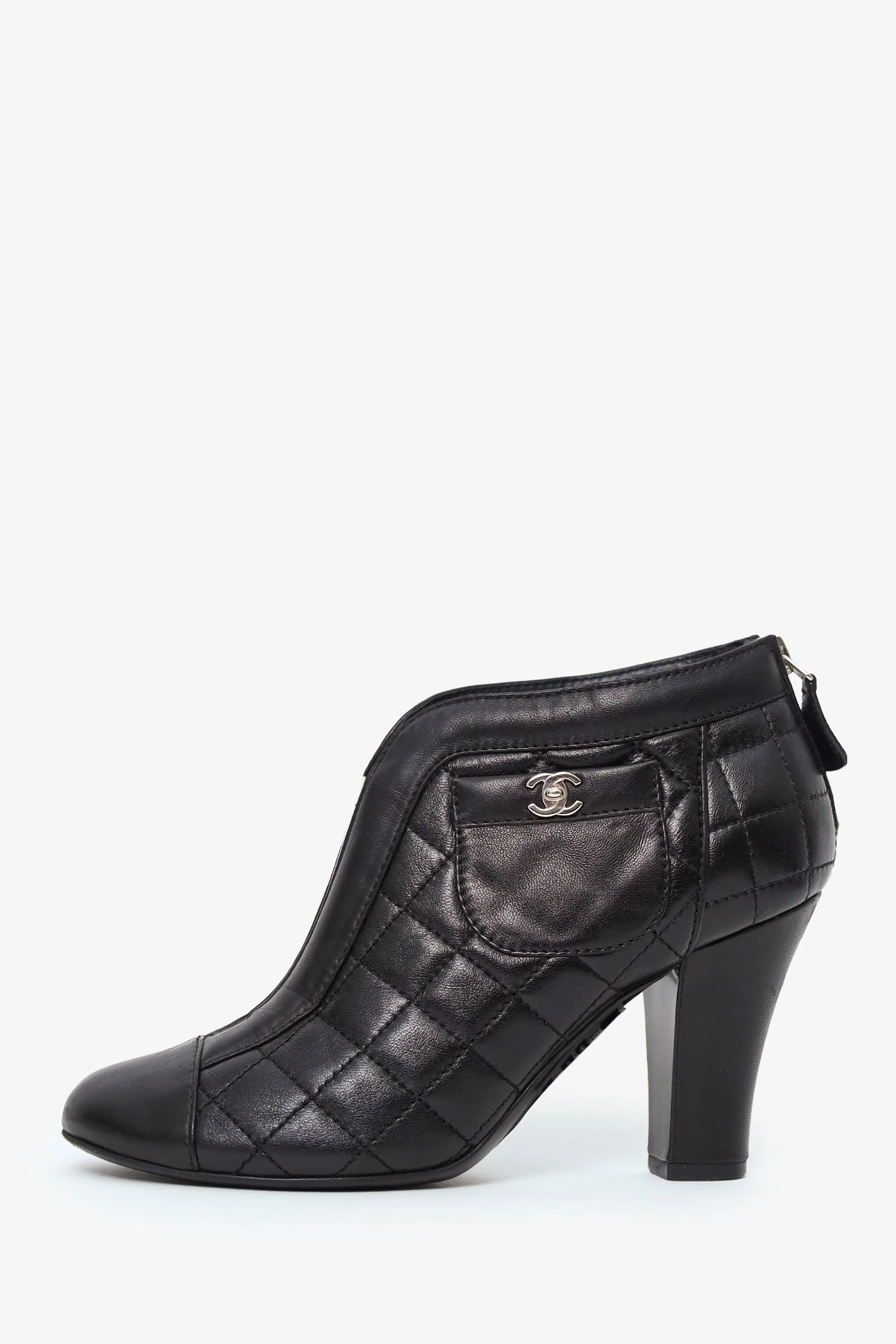 Pre-Loved Chanel™ Black Quilted Lambskin CC Turn Lock Ankle Boots Size 37.5 - Image 4