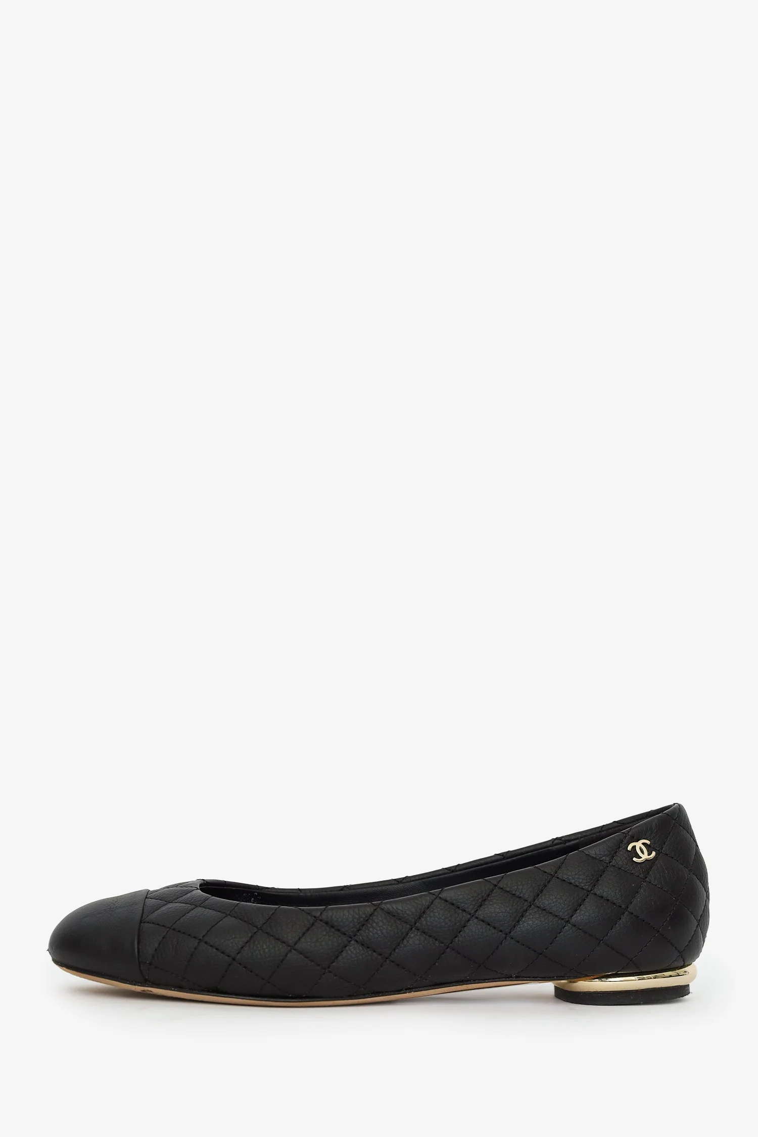 Pre-Loved Chanel™ Black Quilted Leather CC Cap Toe Ballet Flats Size 38 - Image 5
