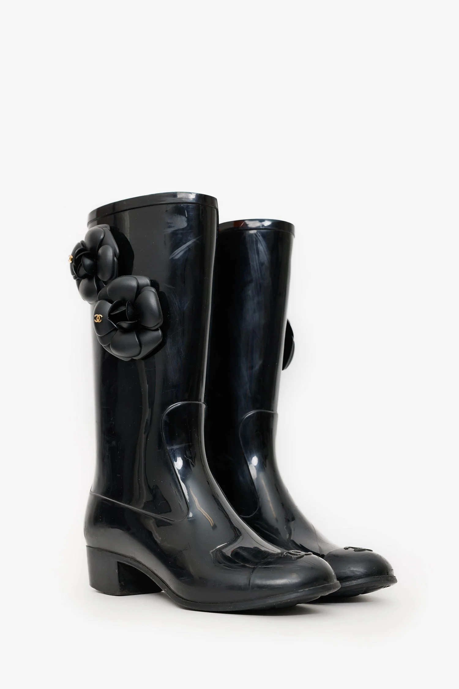 Pre-Loved Chanel™ Black Rubber Camellia Flower Rain Boots Size 36 - Image 2