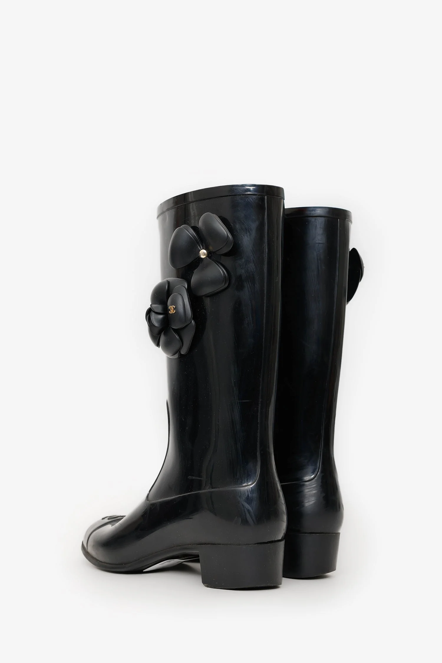 Pre-Loved Chanel™ Black Rubber Camellia Flower Rain Boots Size 36 - Image 5